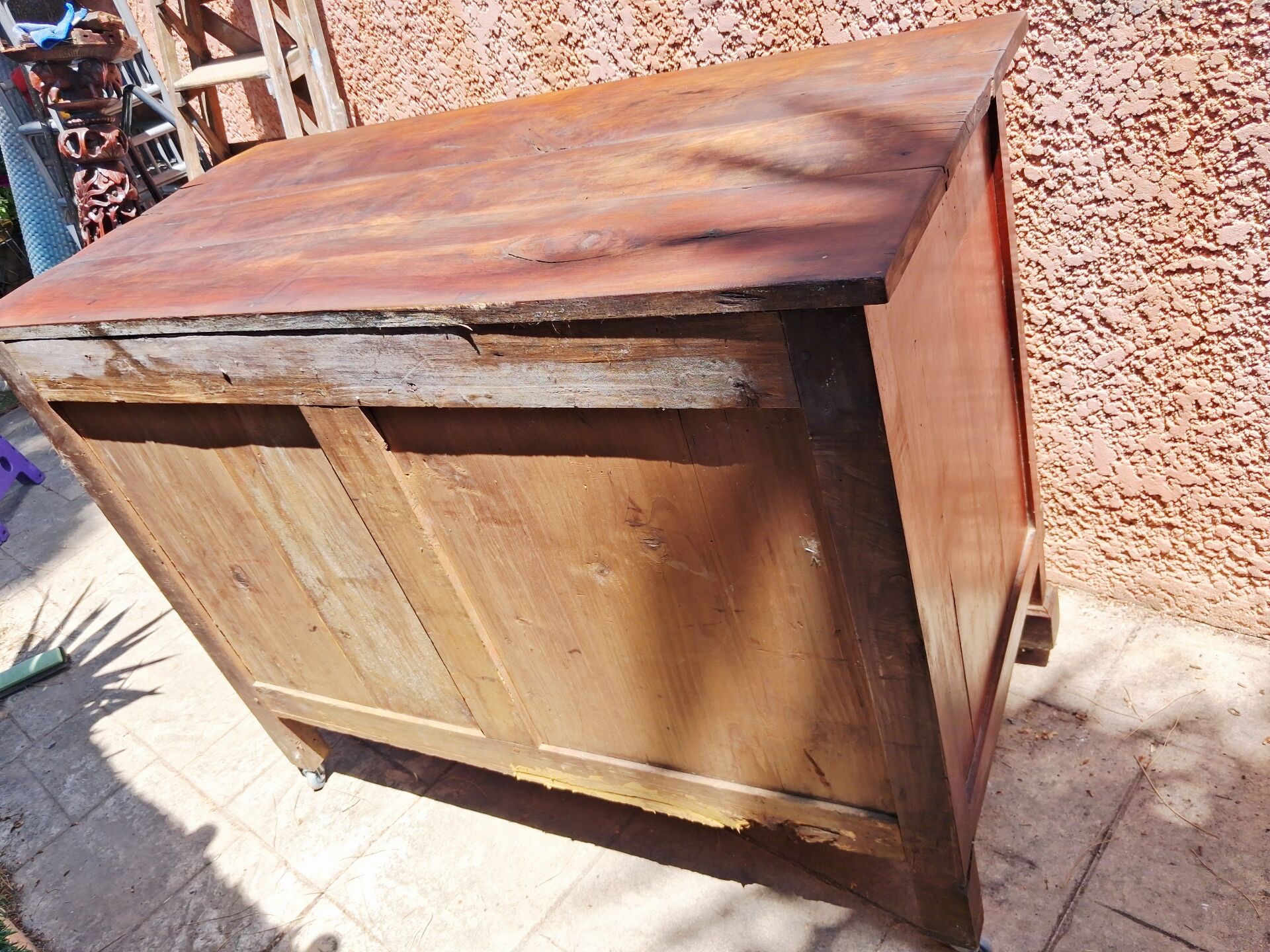Mahogany chest of drawers