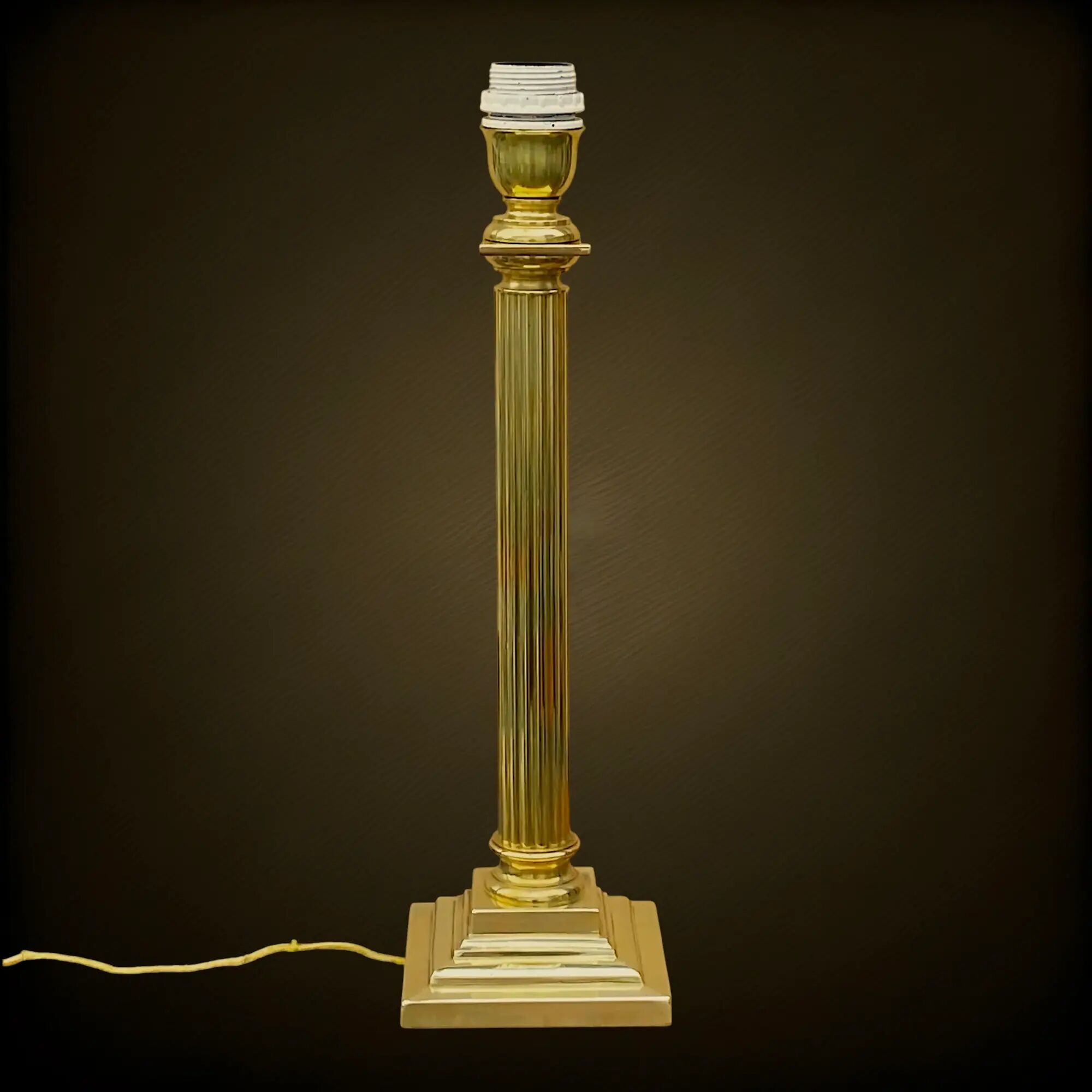 Neoclassical lamp base with fluted column in polished solid brass – 1960s-70s