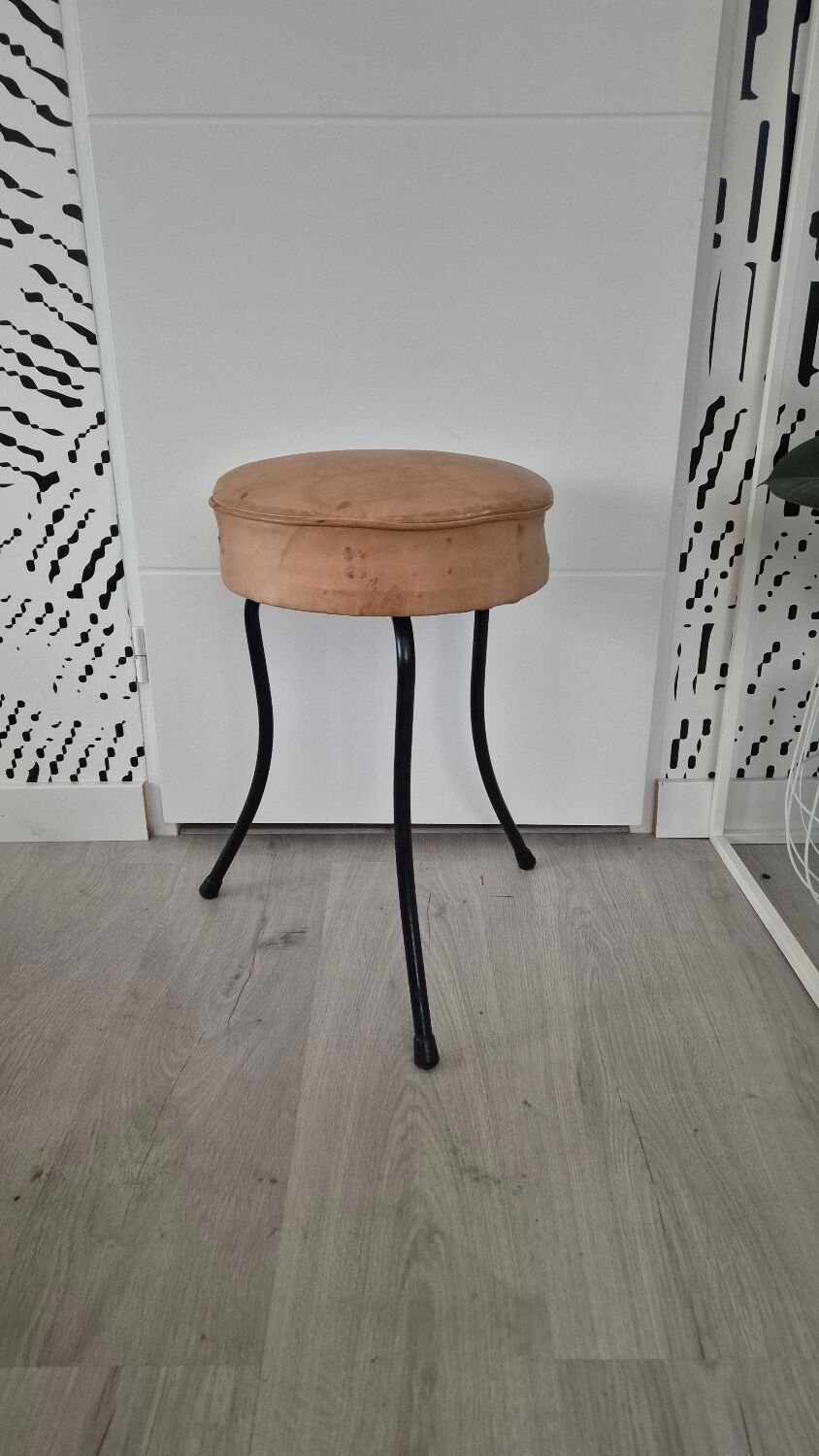 Piano stool
