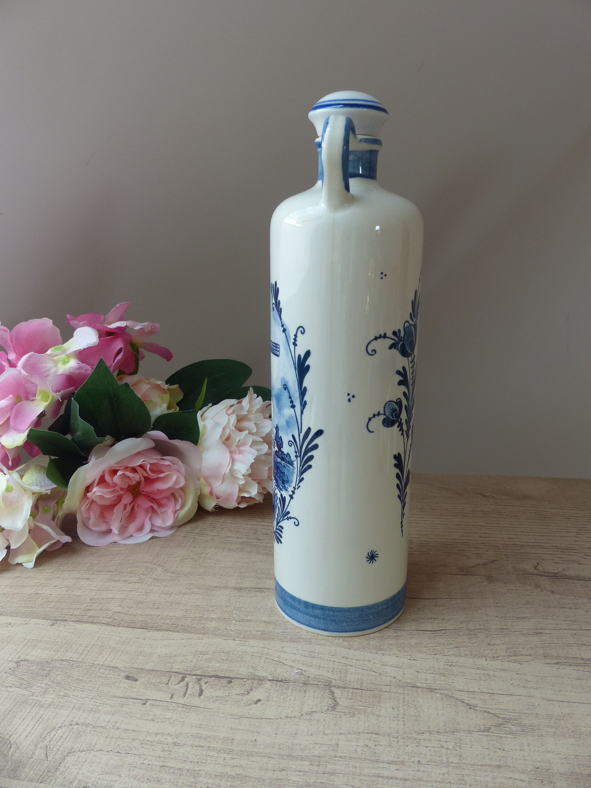 Bouteille delf blue hollandais avec bouchon de liège