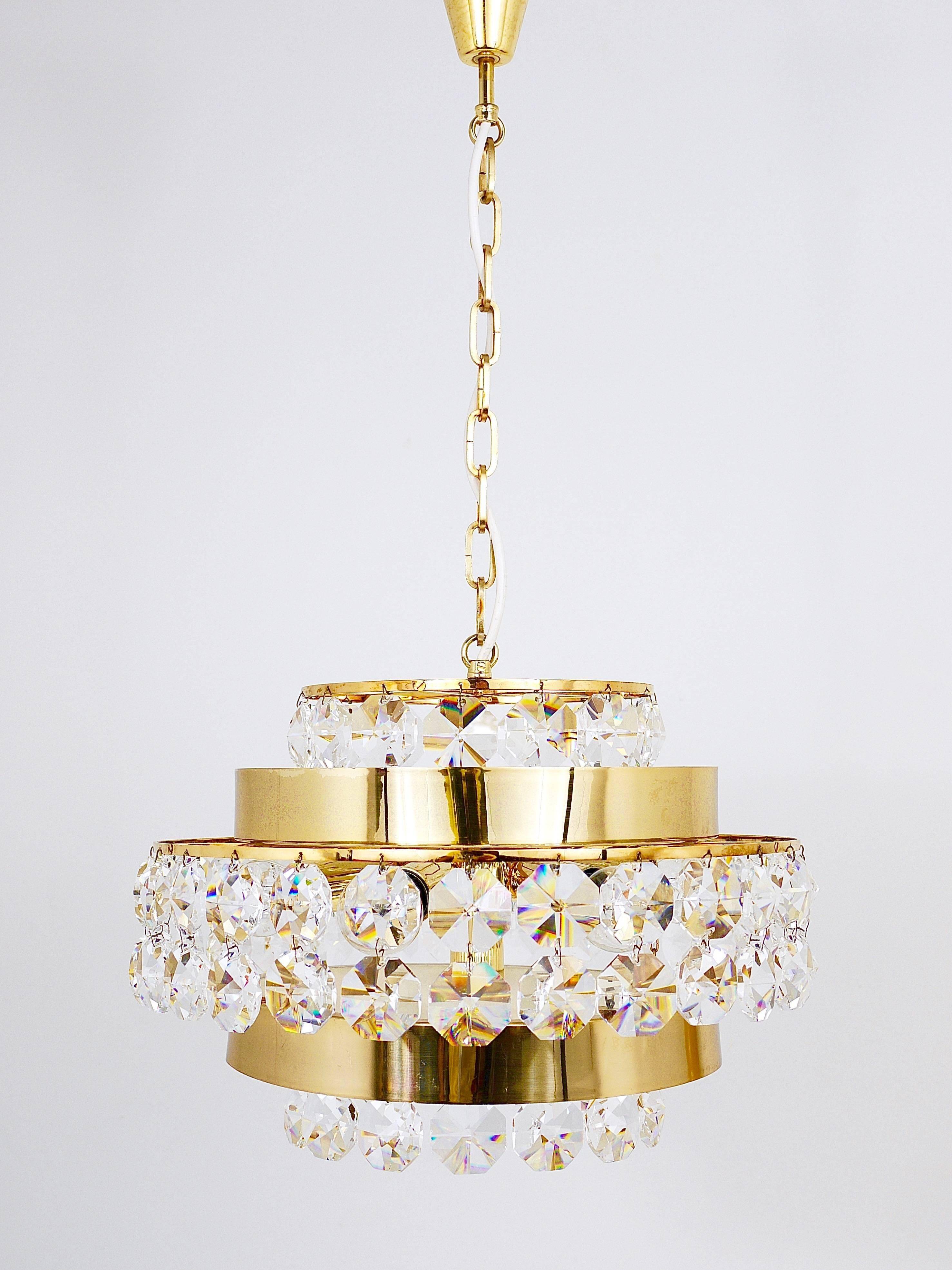 Lustre Bakalowits Vienna in gilded brass and diamond crystals, Austria, 1970