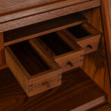 1980s bureau, Dyrlund