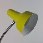 Lampe de table en métal jaune-vert, années 50