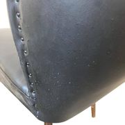 Fauteuil cocktail vintage en similicuir noir / siège unique