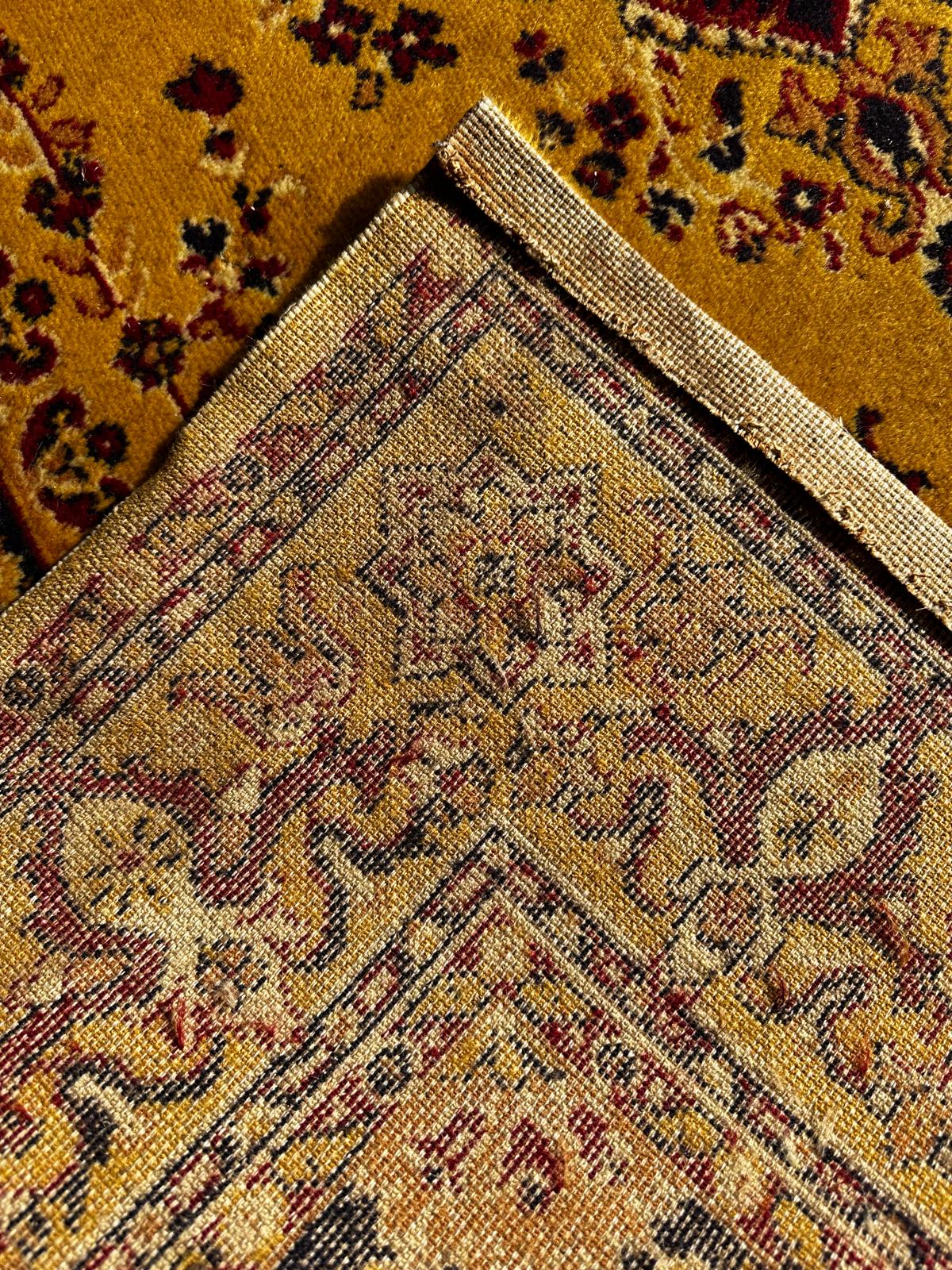 Oriental style rug 210cm x 150cm