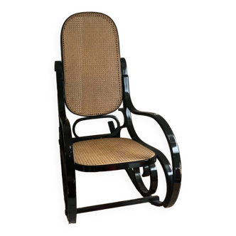 Rocking-chair en bois et cannage