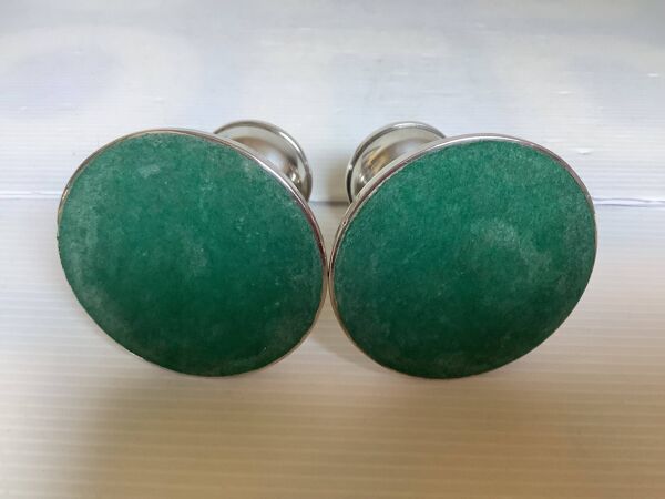 Paire petits bougeoirs en argent avec poinçons