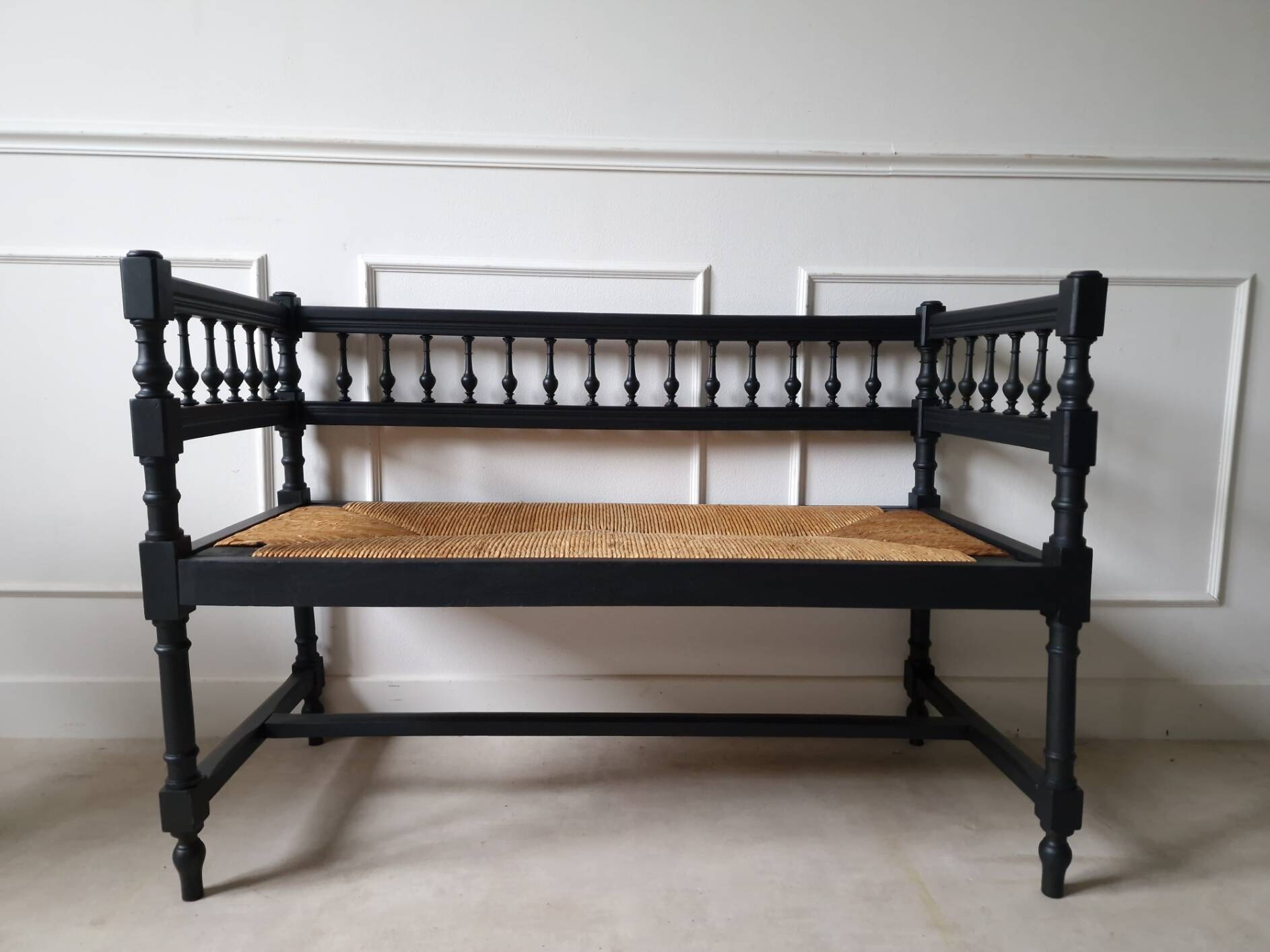 Banc en paille