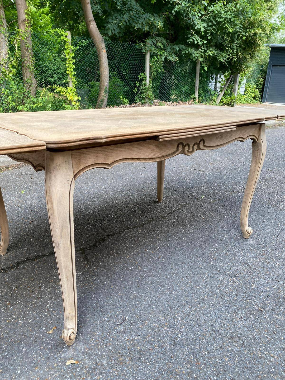 Louis XV extendable dining table renovated in raw wood 220cm