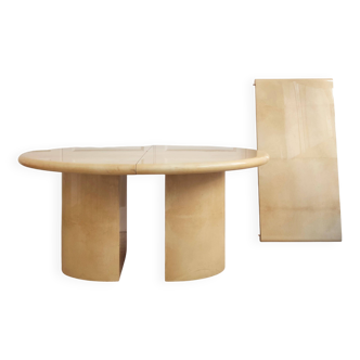 Table à manger en peau vernis