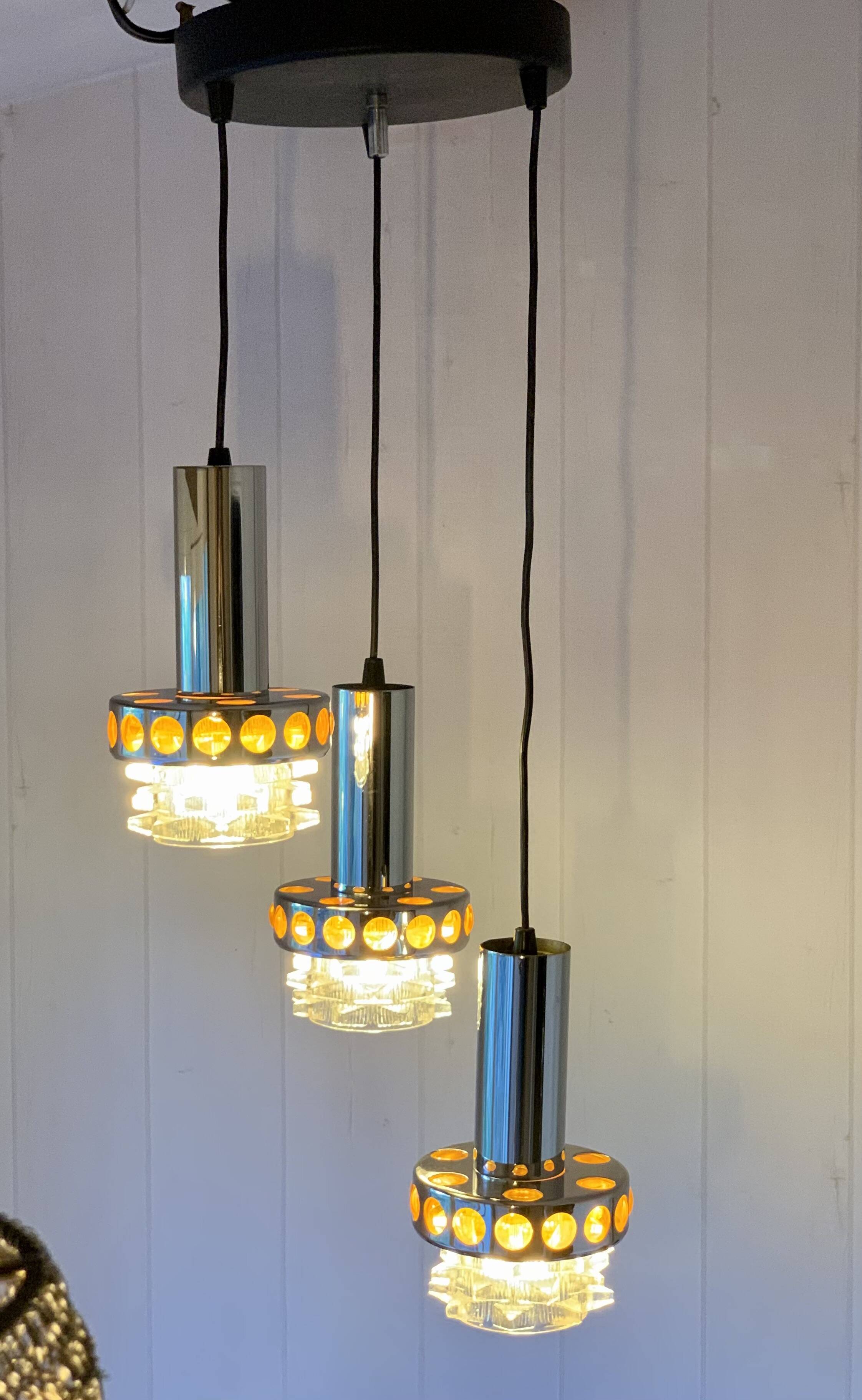 Raak Amsterdam Space 3-light cascade pendant light, age 70'