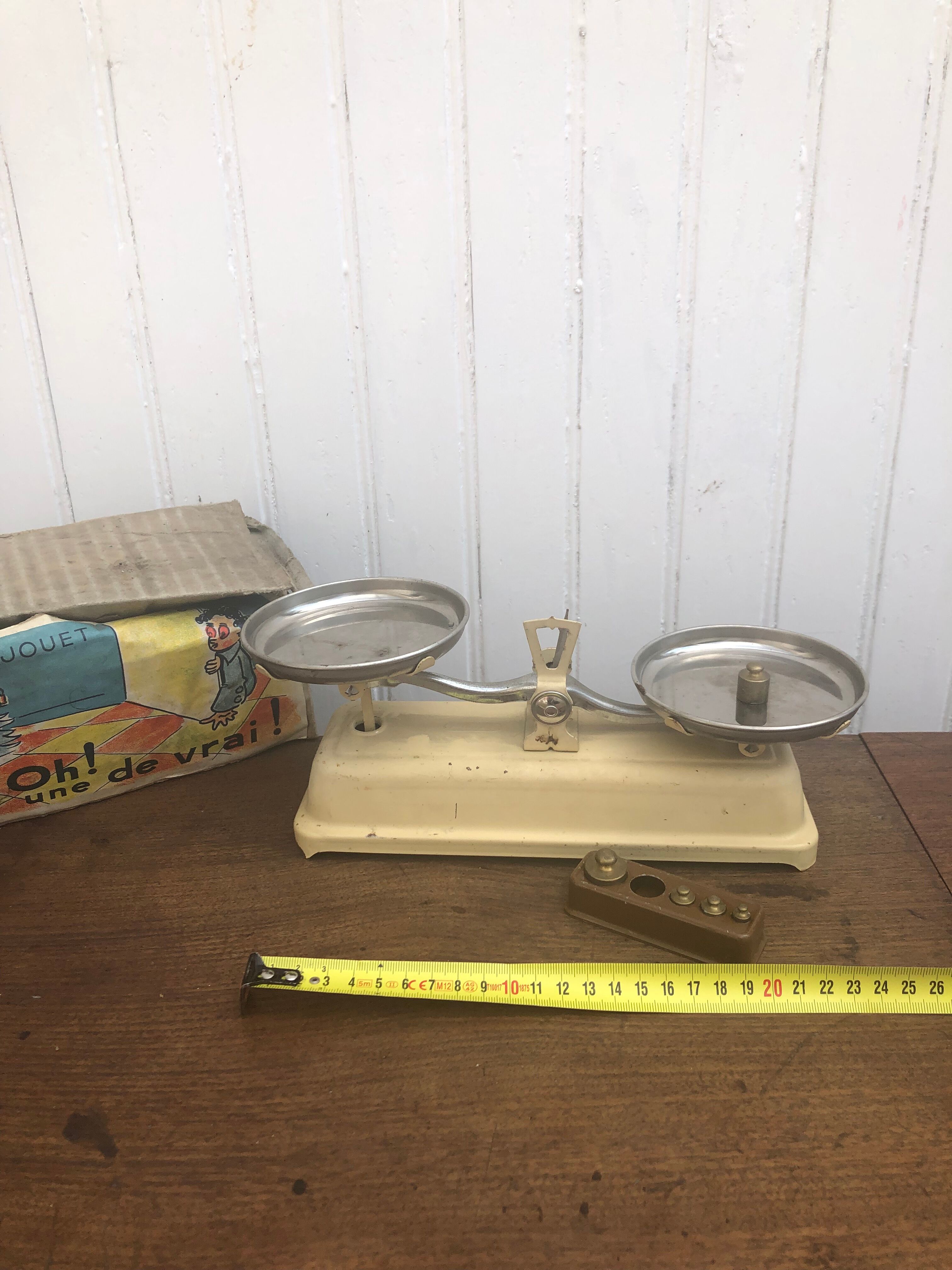 Old toy merchant scale