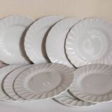 Neuf assiettes à mignardises en porcelaine fine Anglaises