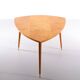 Table basse triangle en bois d'érable années 1950 hollande