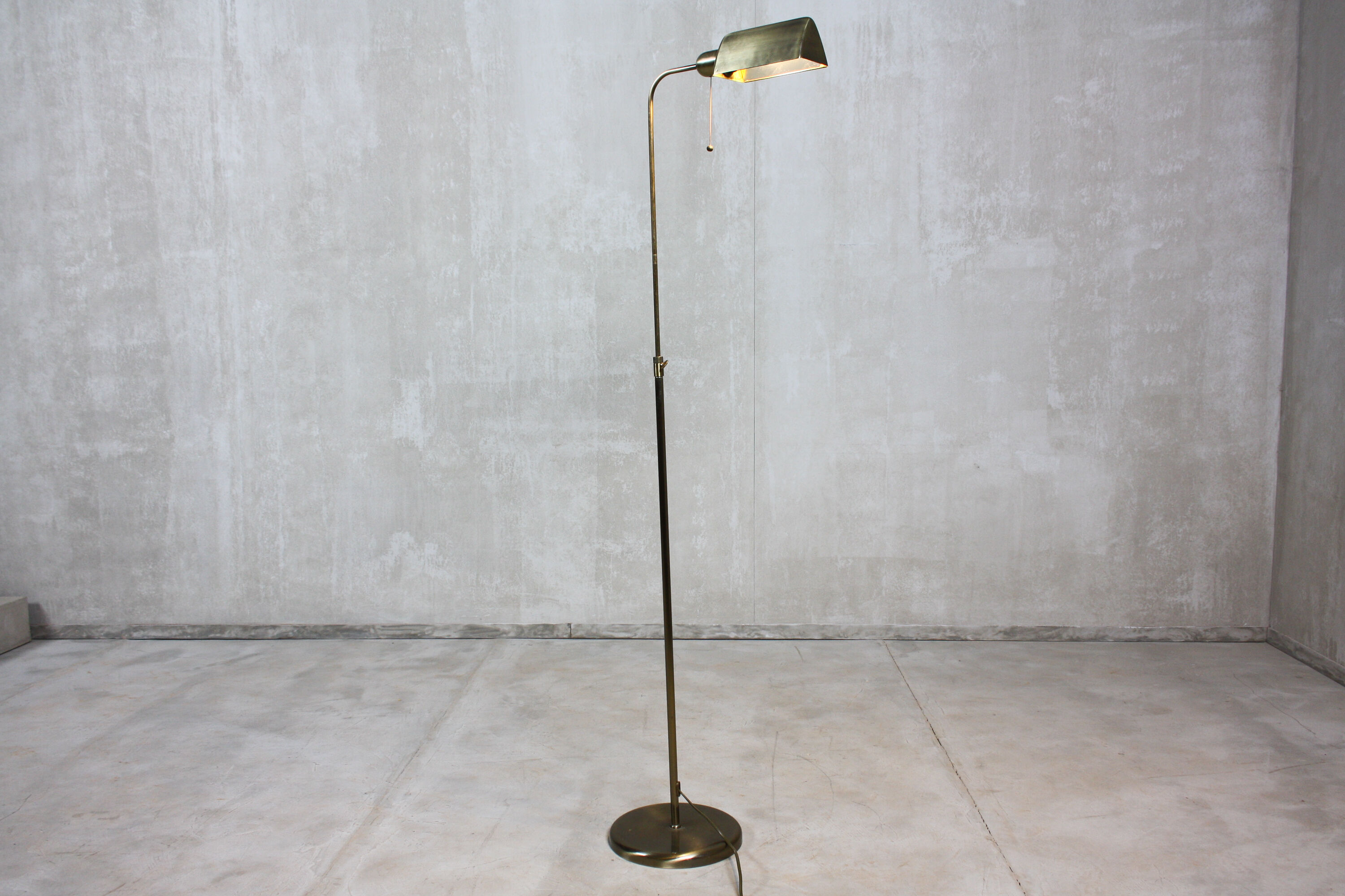 Portuguese brass floor lamp, 1970