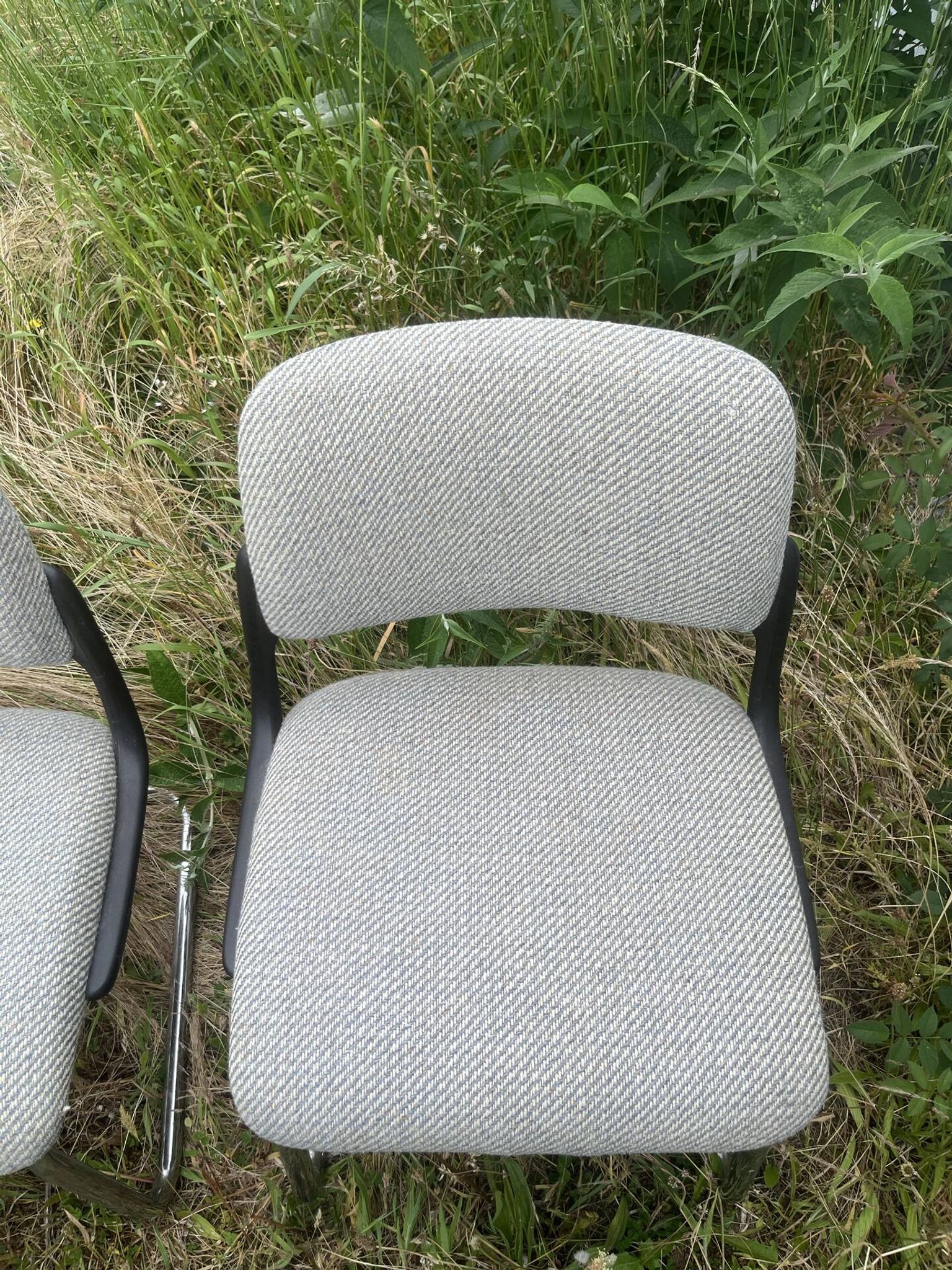 Lot de deux chauffeuses tweed années 70