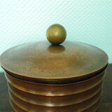 Empty pocket with its copper and metal incubator