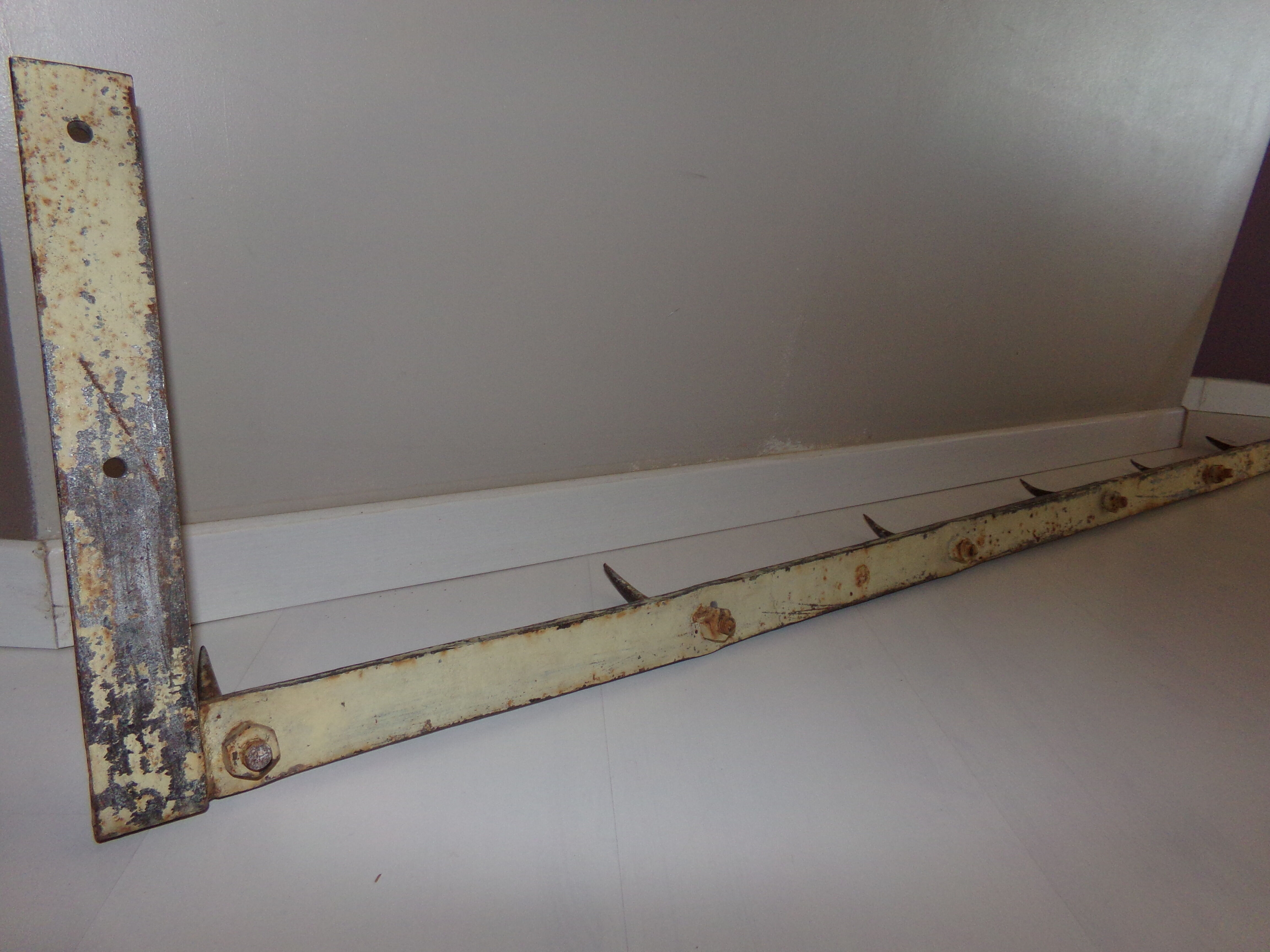 Crochet meat butchery, wolf teeth bar, patère, industrial décor