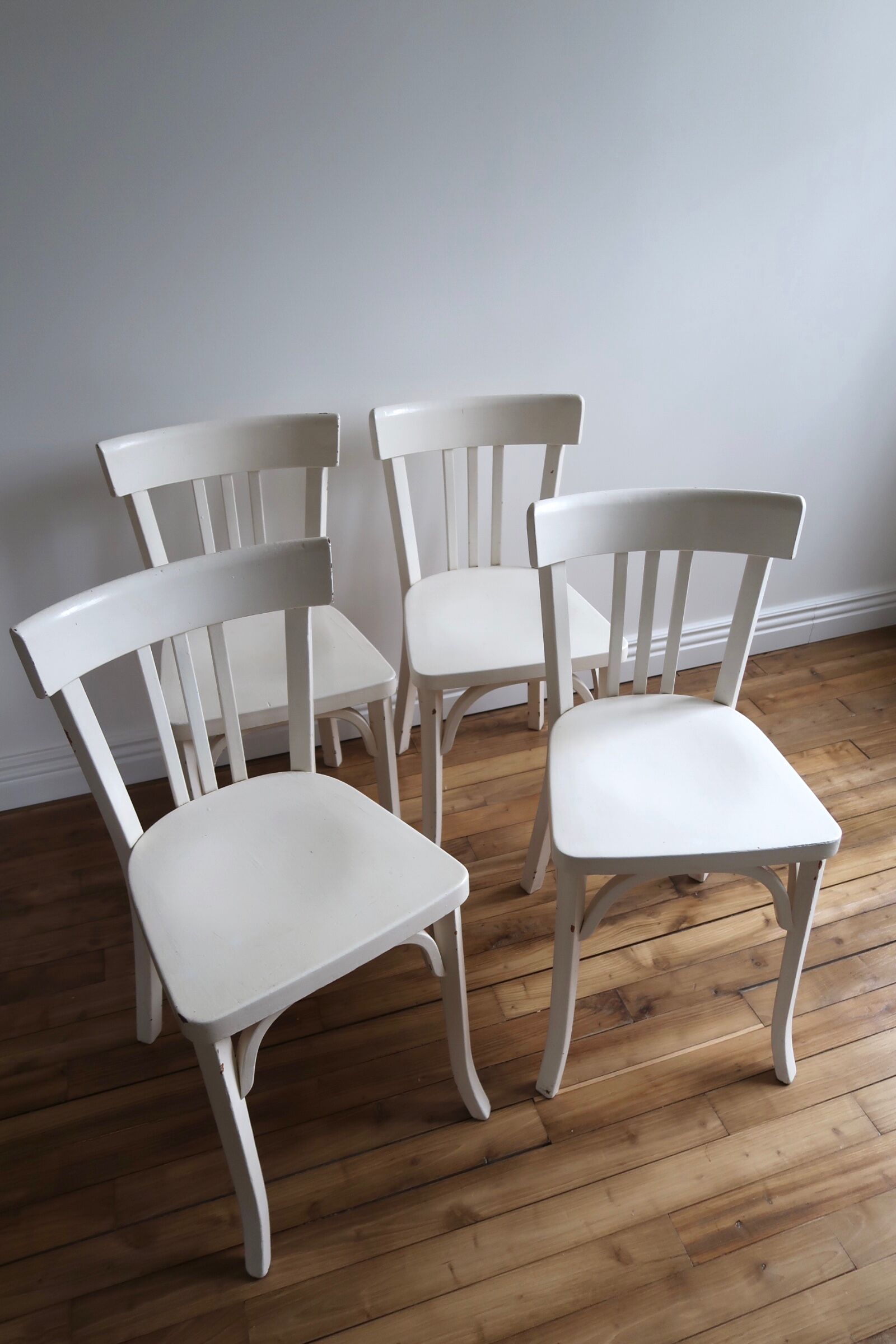 Set of 4 white wooden bistro chairs