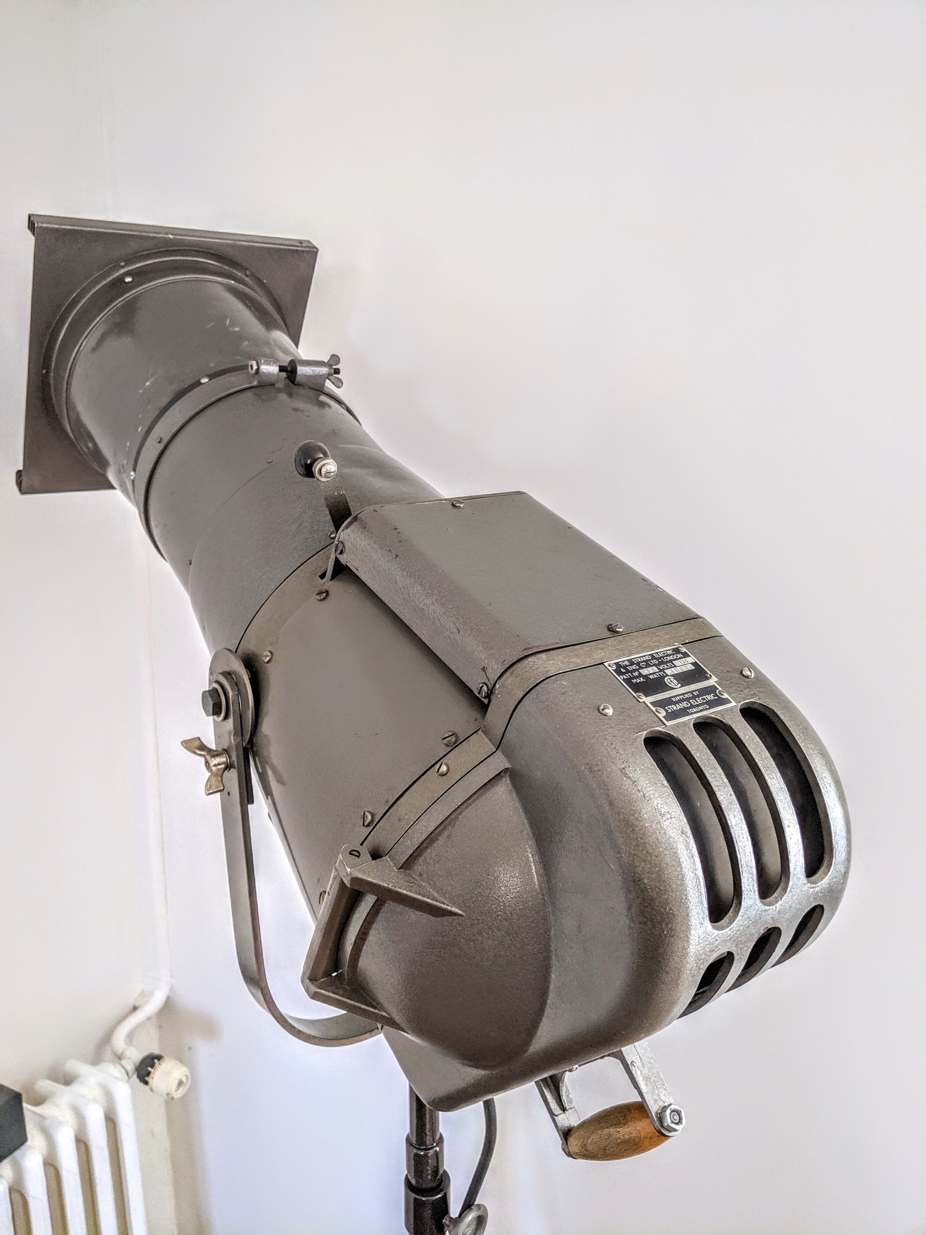 Industrial projector