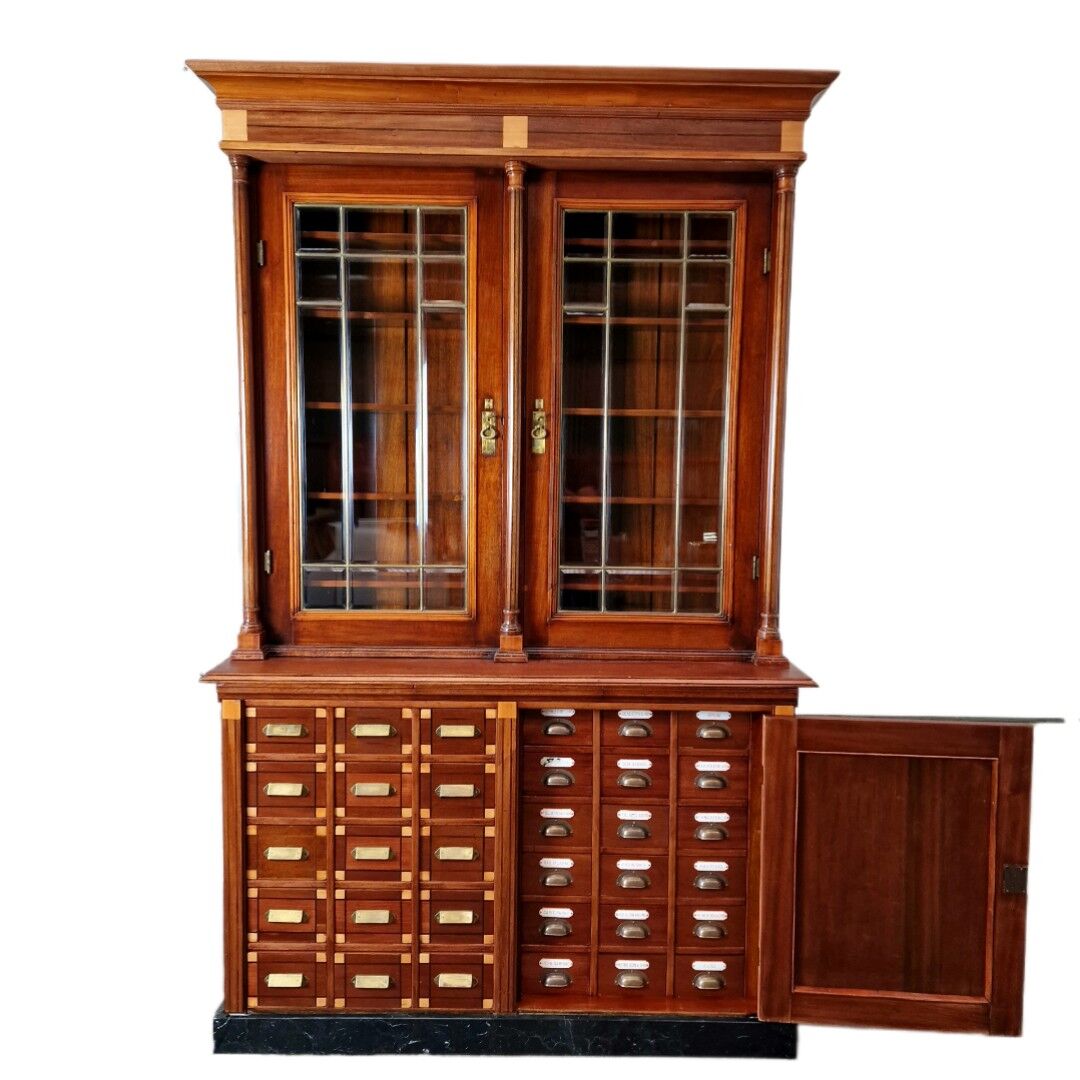 Armoire d’apothicaire Art Déco en acajou et marbre, 1909