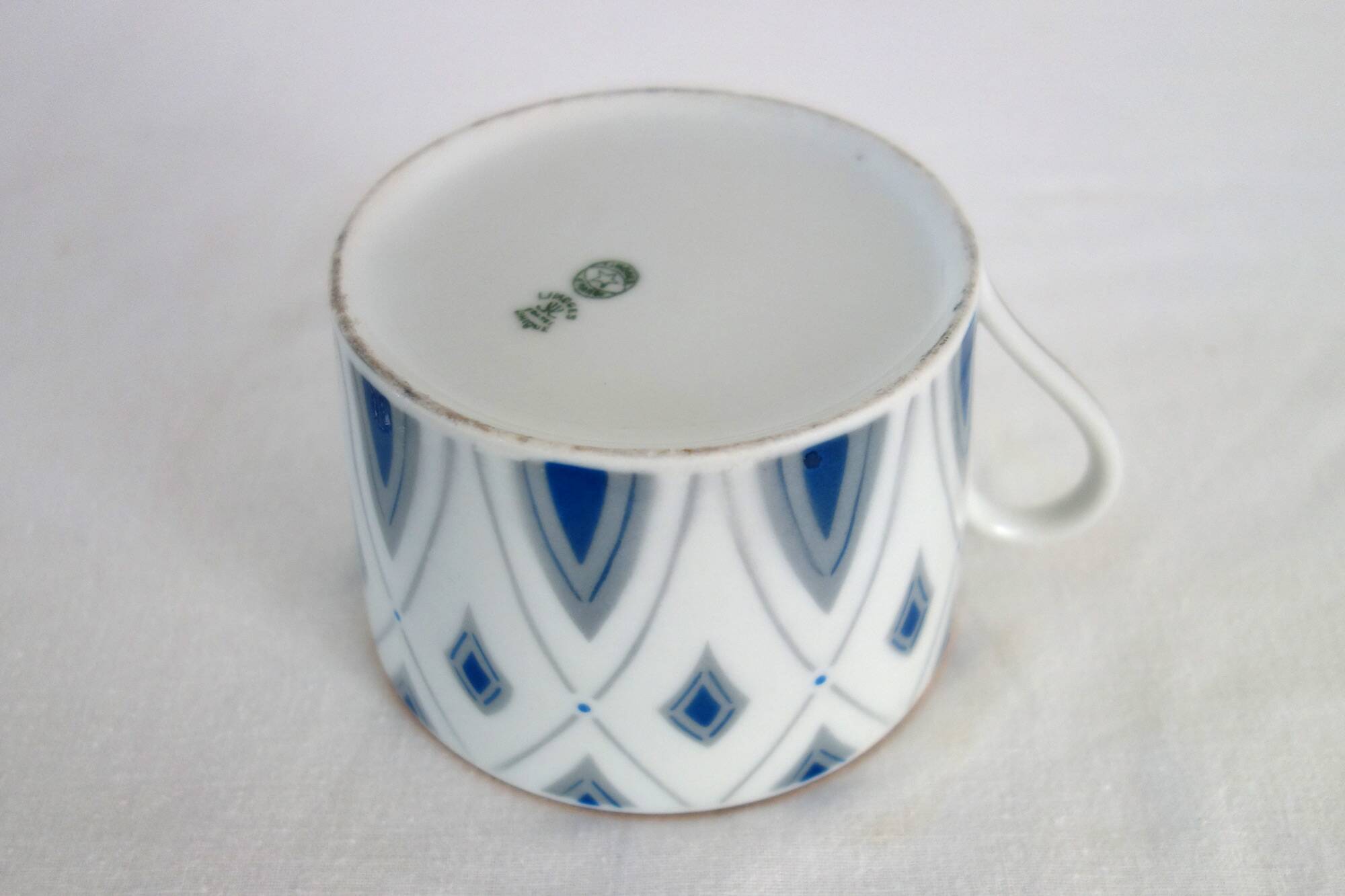 Tasse à thé avec soucoupe en porcelaine de Limoges années 30