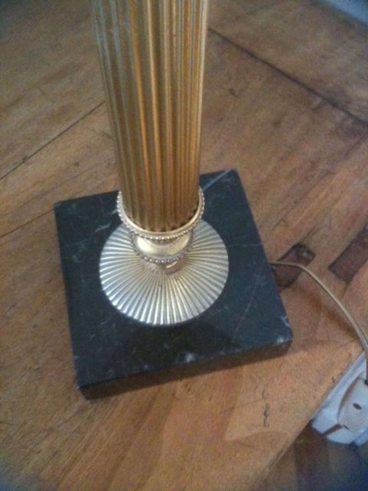 Petite lampe de style, socle marbre
