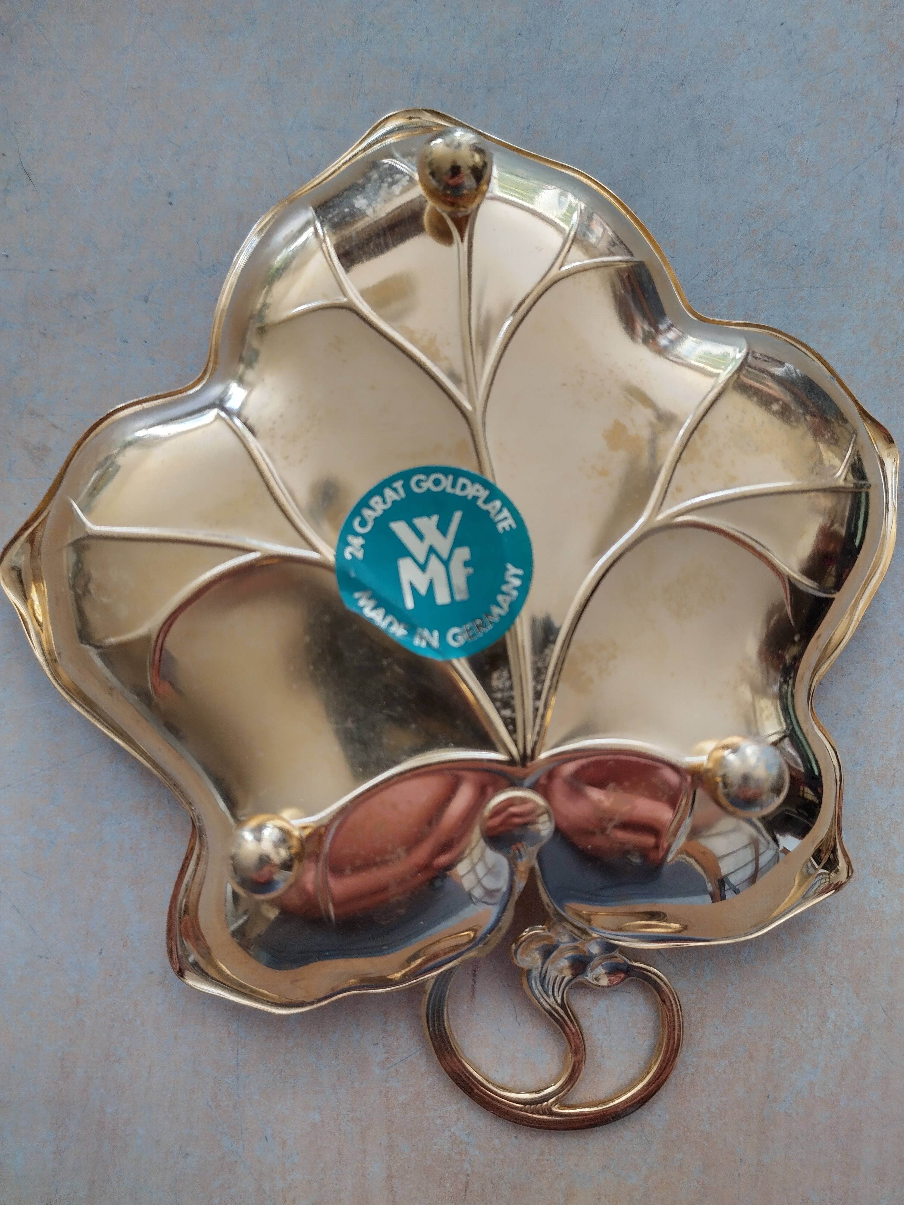 Art nouveau vine leaf cup in gilded metal manufacture wmf