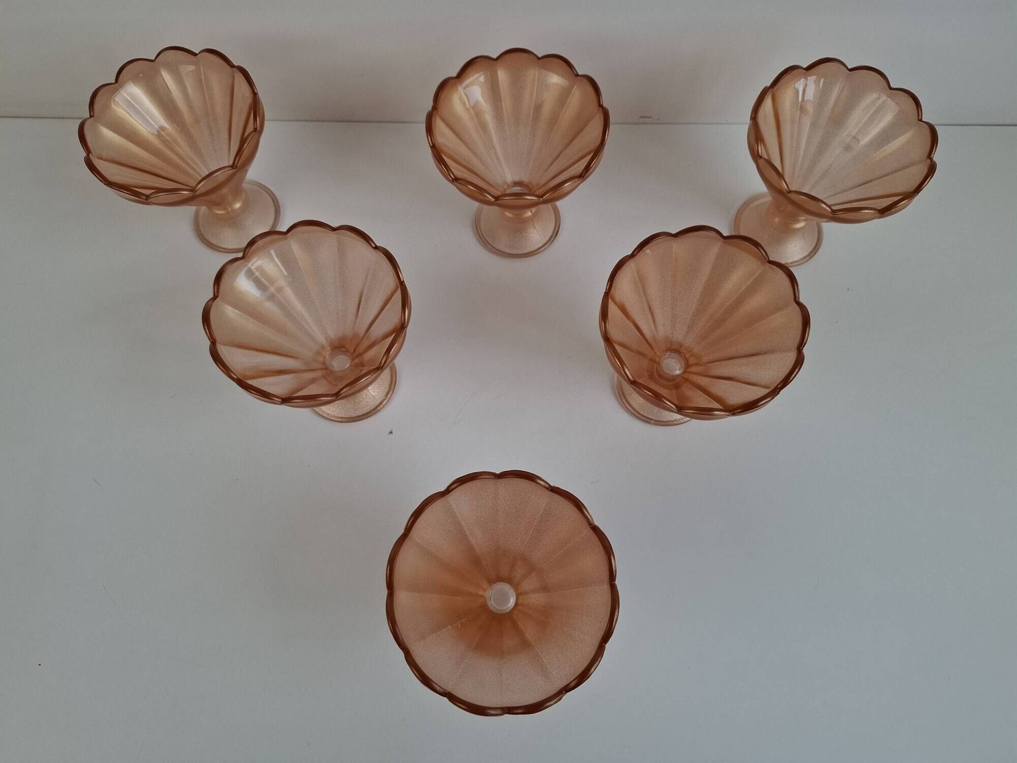 Set of 6 Art Deco Pink Rosaline Glass Dessert Bowls, Czechoslovakia, 1930s