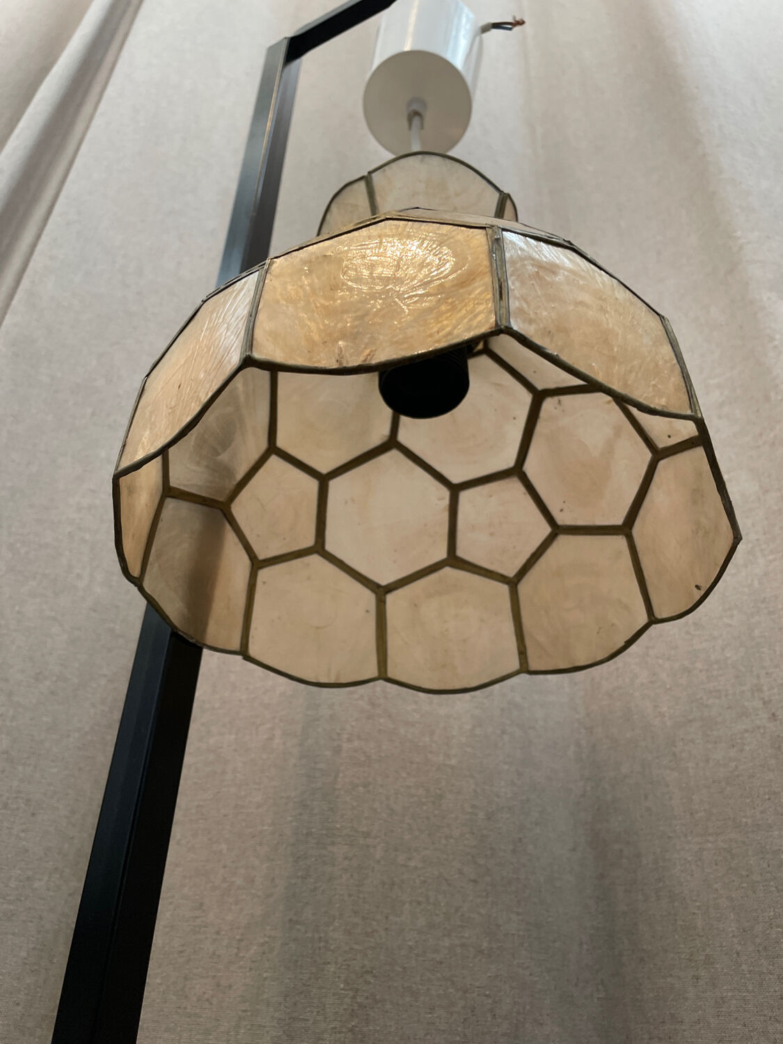 Vintage suspension in mother-of-pearl and brass