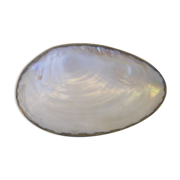 Caviar mother-of-pearl shell