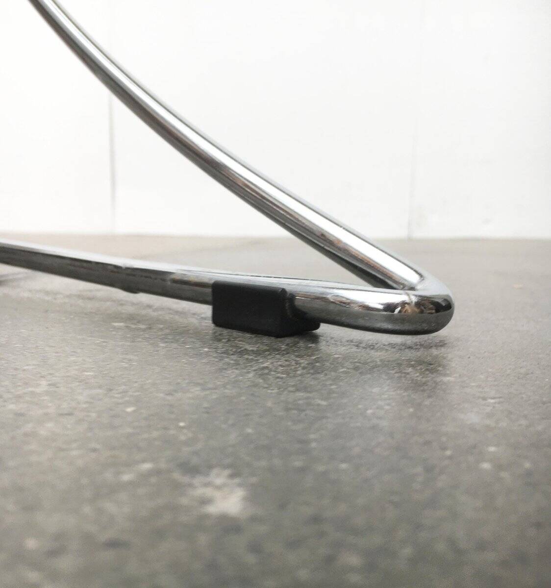 Vintage German Kreuzschwinger lounge chair by Till Behrens for Meyer Stahlmöbel, 1980s.