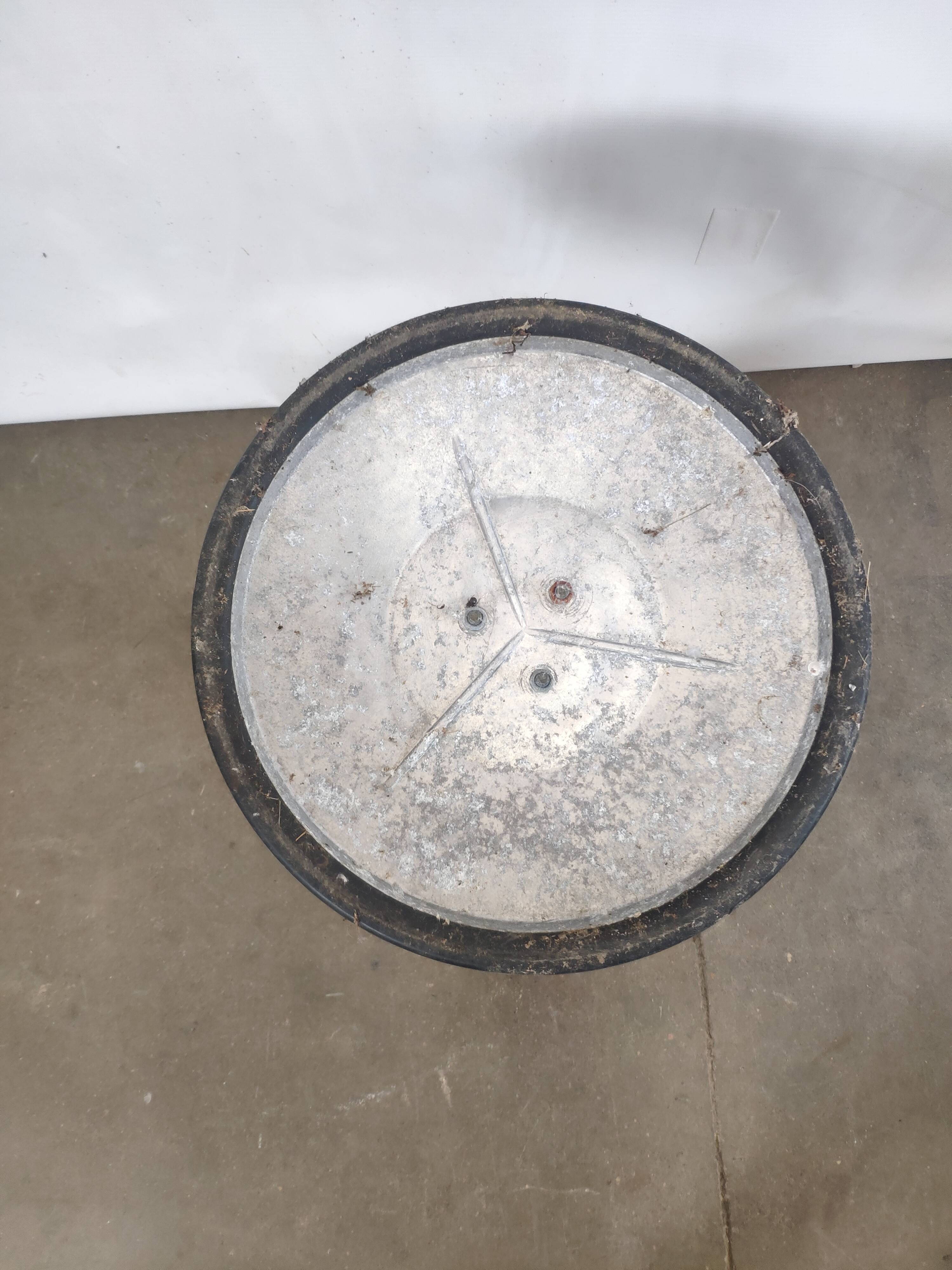 Table de bistrot vintage industrielle métal diabolo