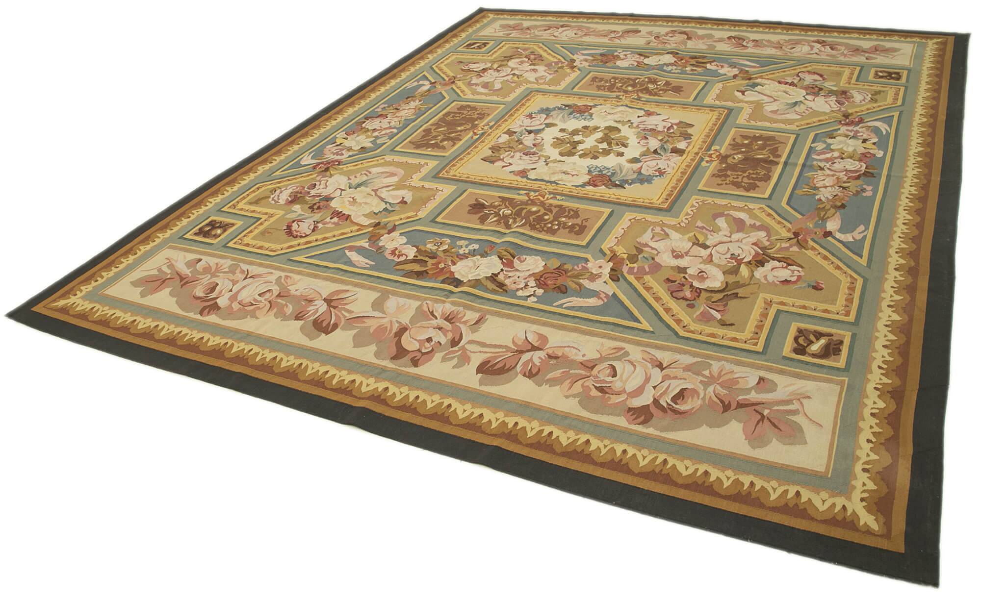 Handmade European Vintage Aubusson Kilim 275 cm x 364 cm