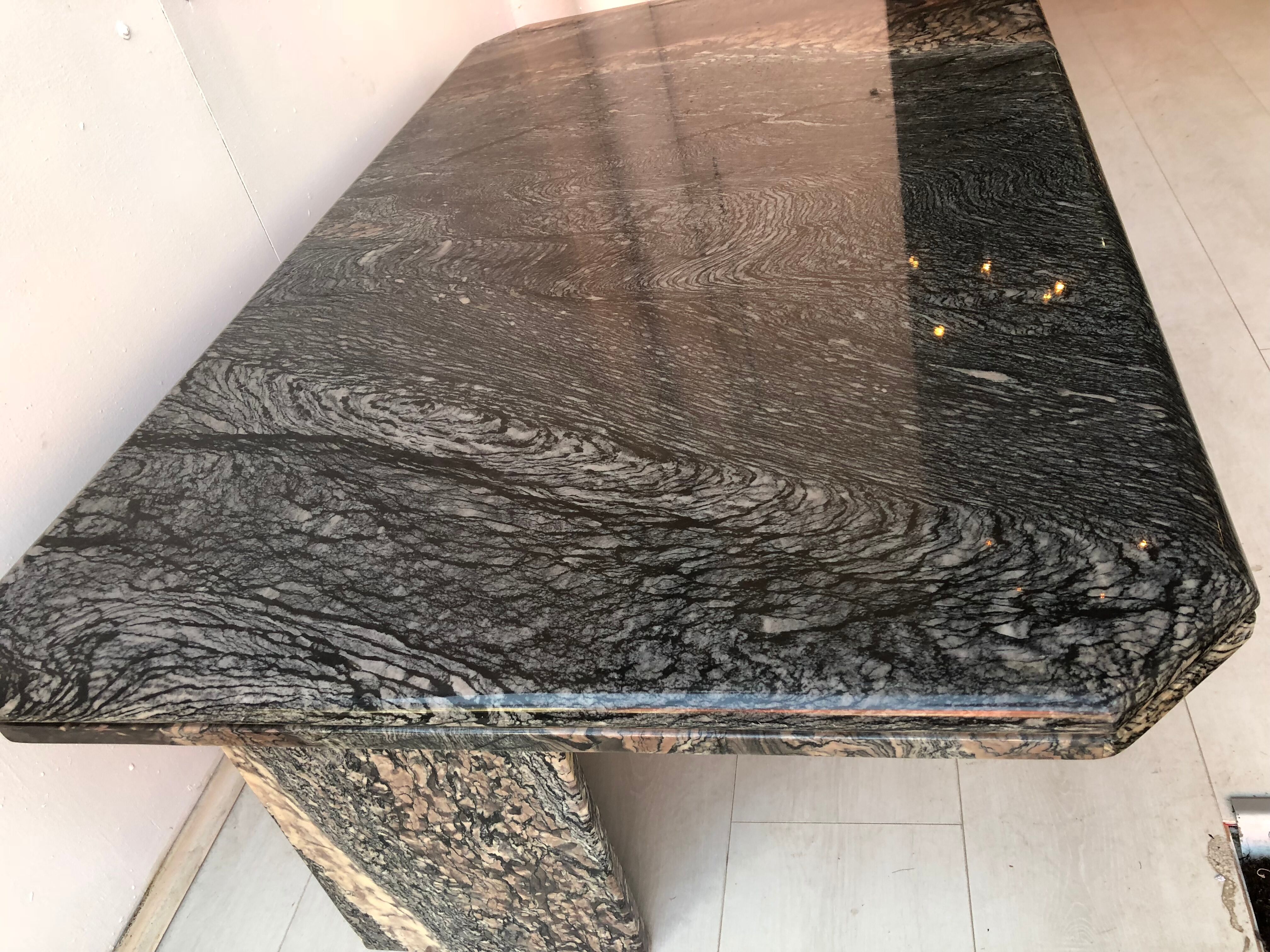 Table basse par Roche Bobois