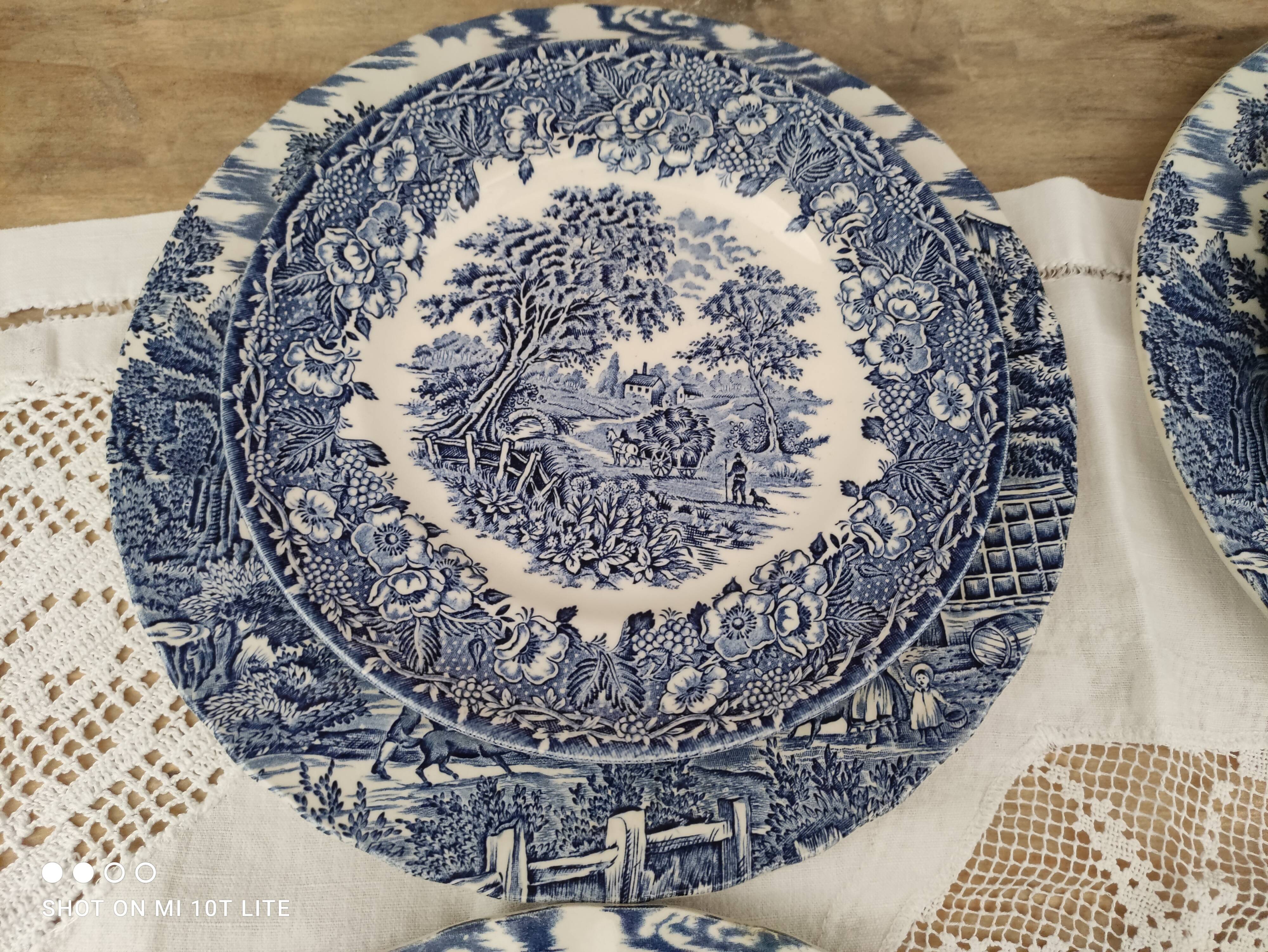 Set of 4 dinner plates and 4 dessert plates in blue English earthenware