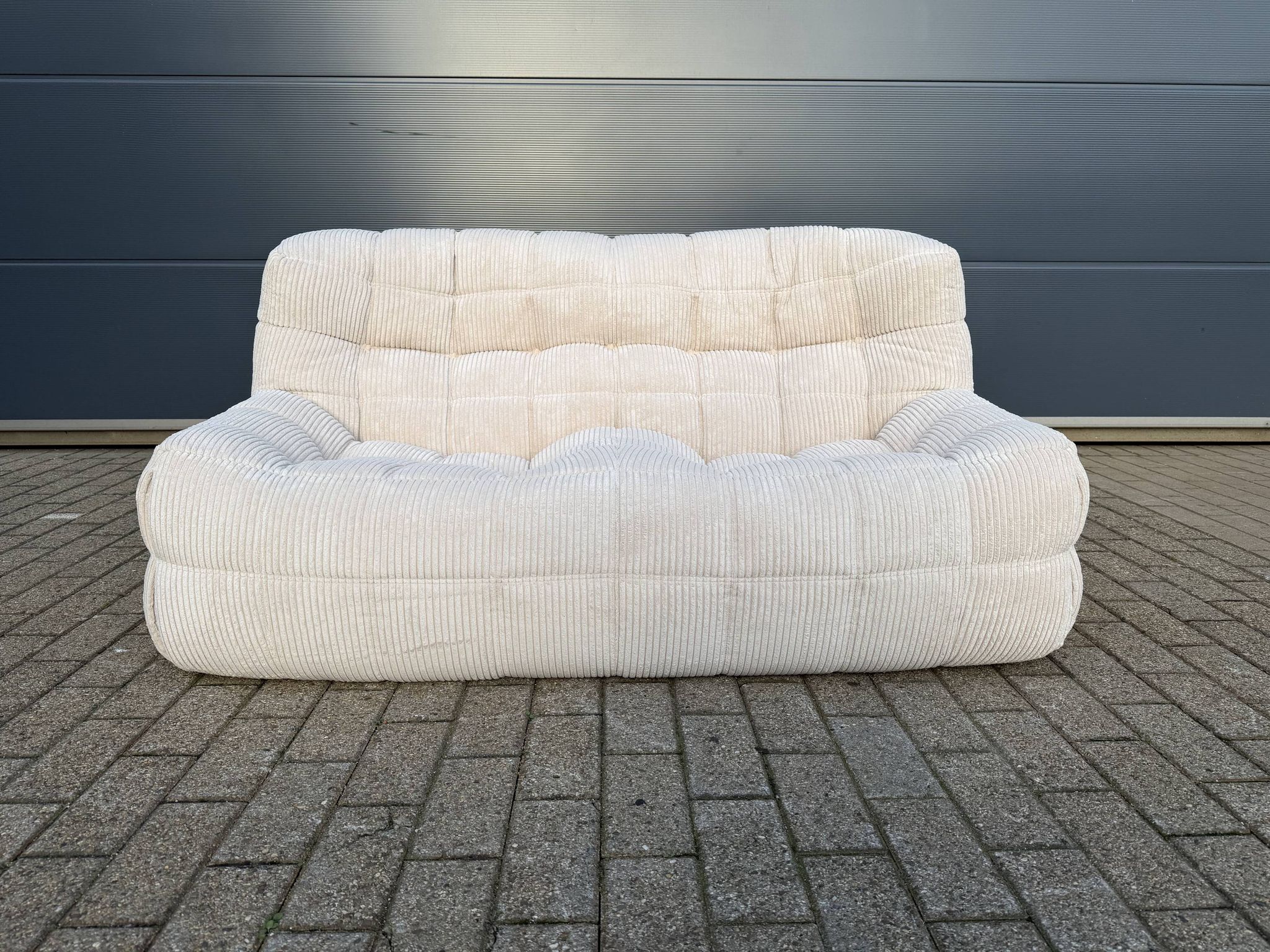 Ligne Roset Kashima 2 places Beige Velours côtelé