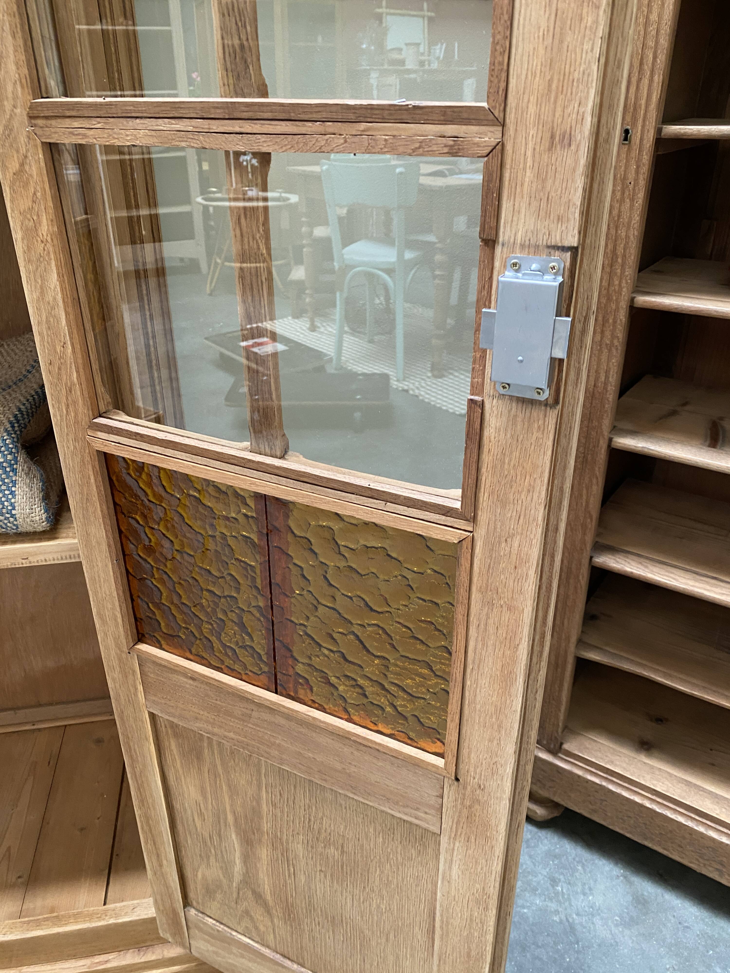 Bibliothèque en chêne - armoire vitrée