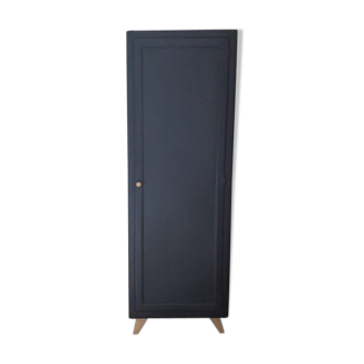 Armoire parisienne