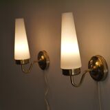Paire d'appliques laiton et opaline Danemark 1960