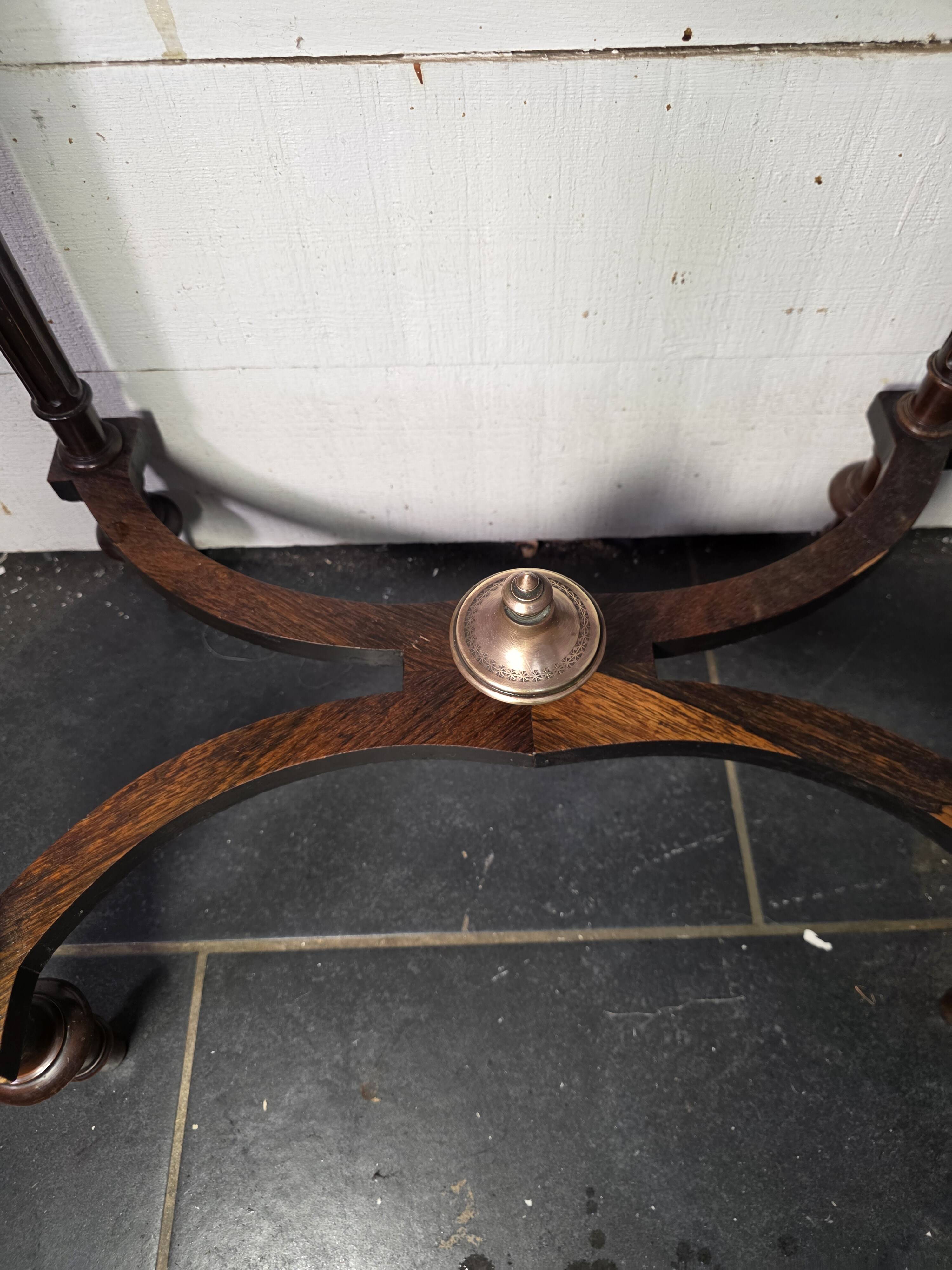 Napoleon III hairdresser in walnut and brass marquetry from the 19th century.