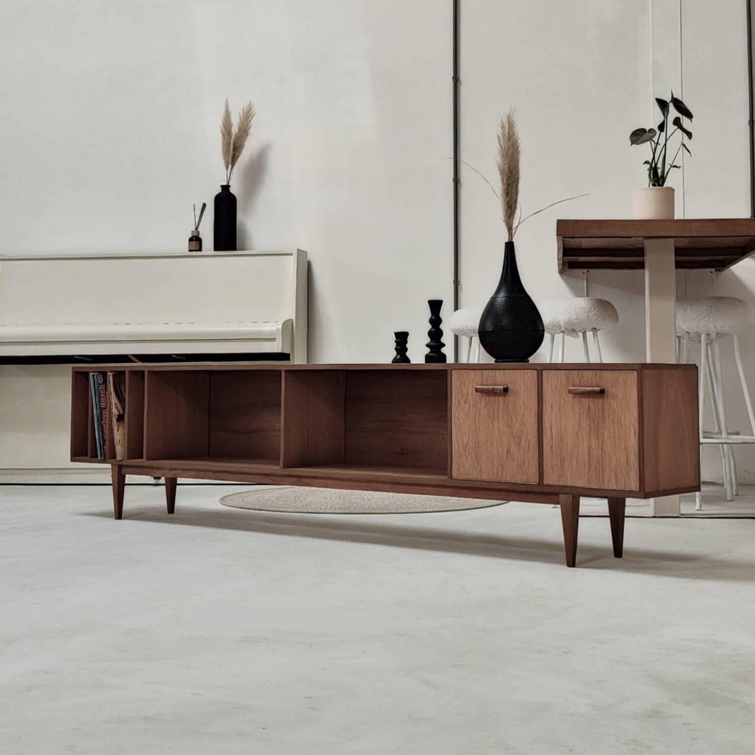 Silund low sideboard