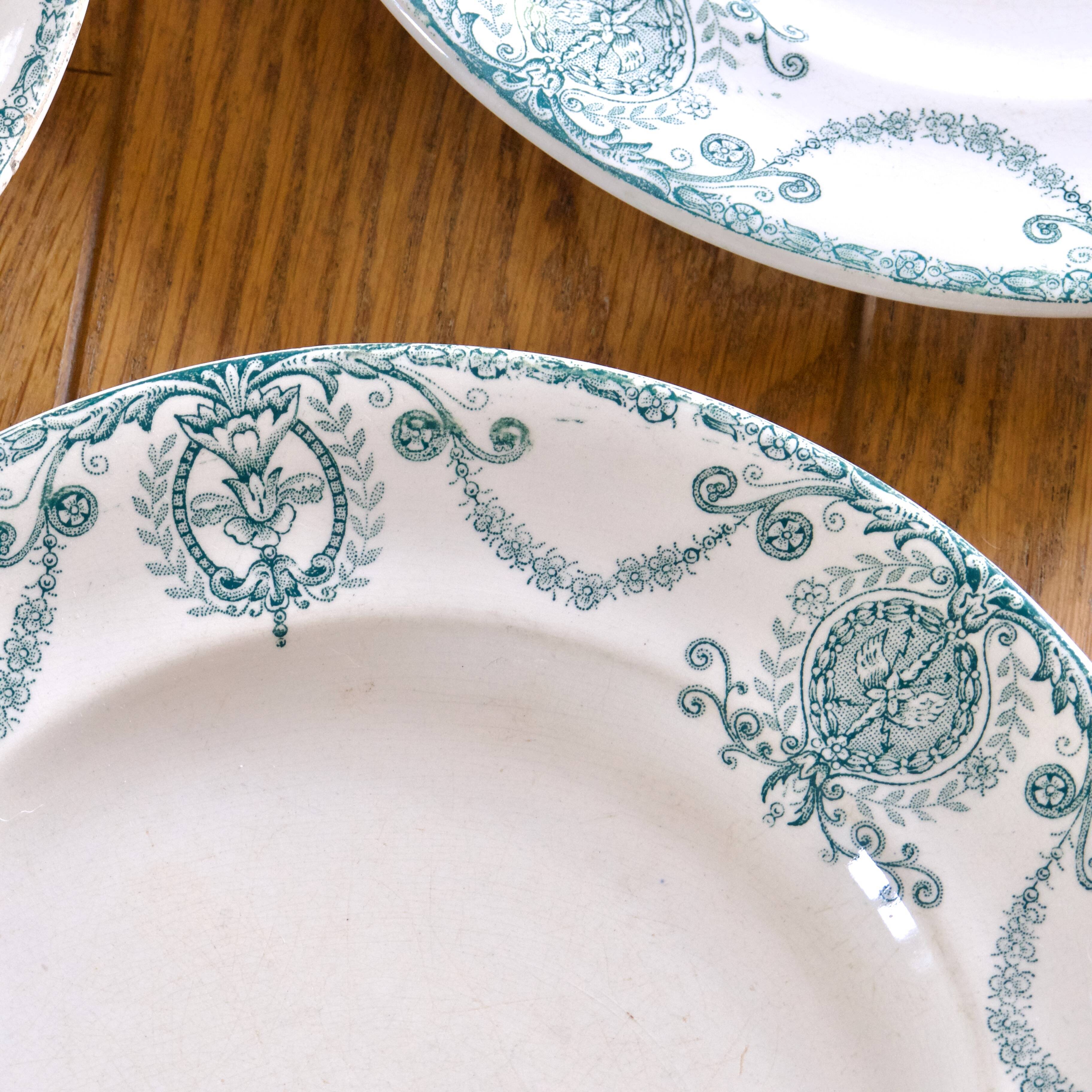 Assiettes XIXe Longwy, terre de fer "Pierrefonds"