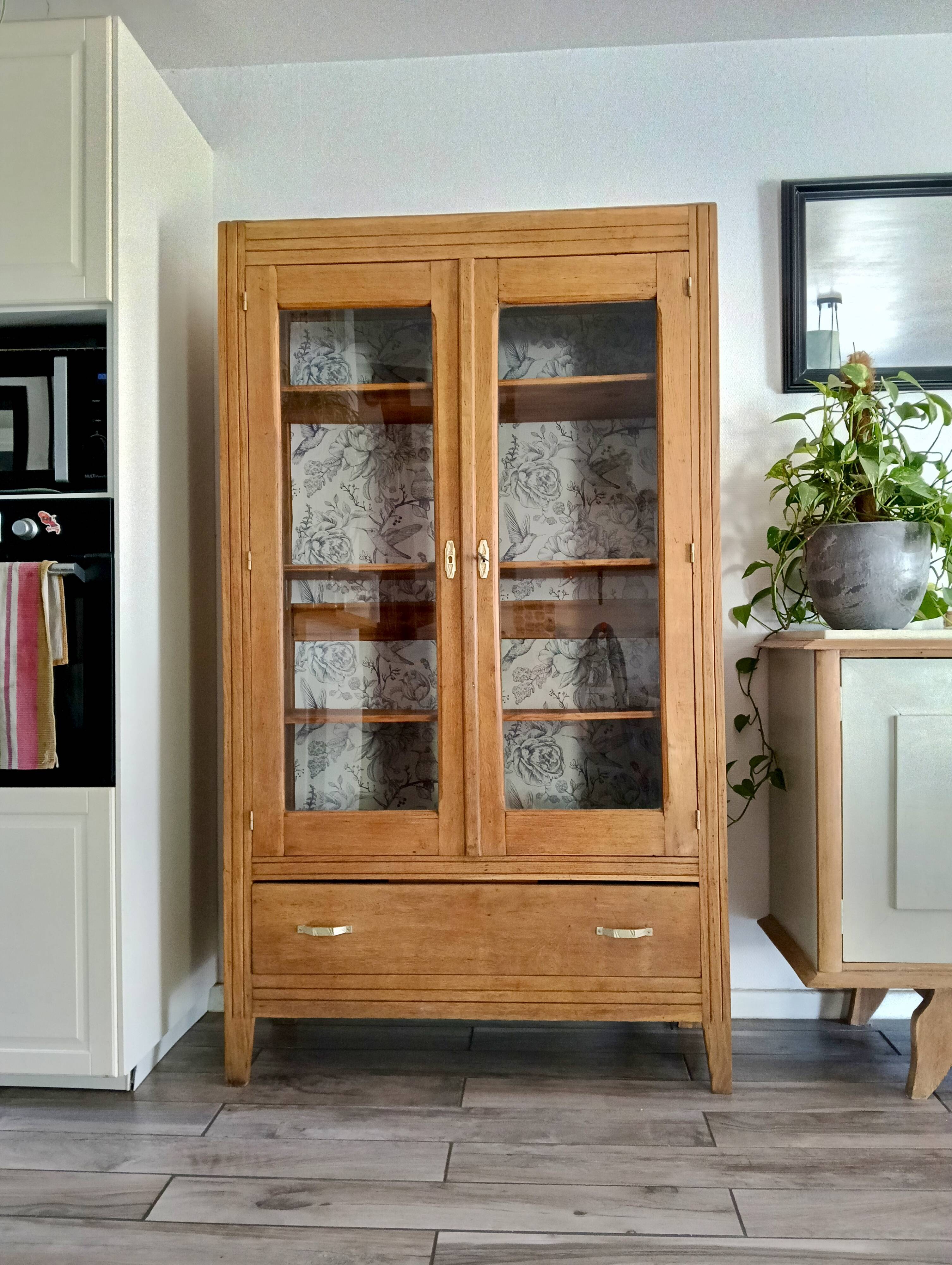 Parisian display cabinet in solid oak
