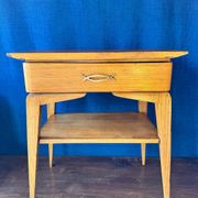 Table de chevet scandinave vintage.  Années 50/60
