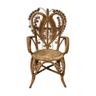 Peacock chair with armrests
