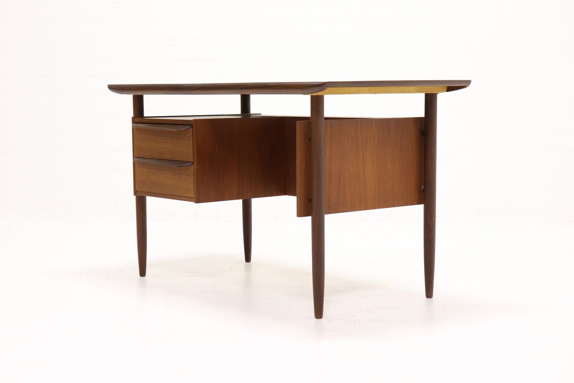 Mid century teak 'Cow Horn' Writing Desk by Tijsseling for Hulmefa 1960s