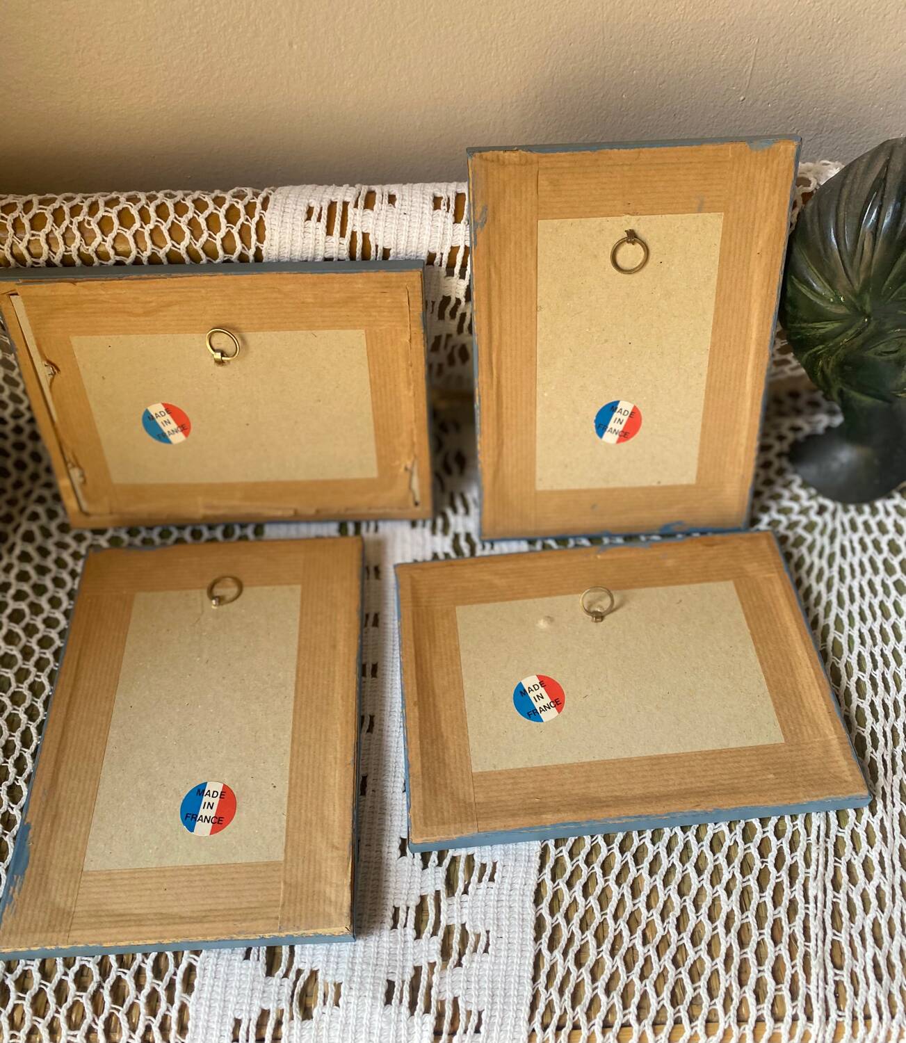 4 women and children frames