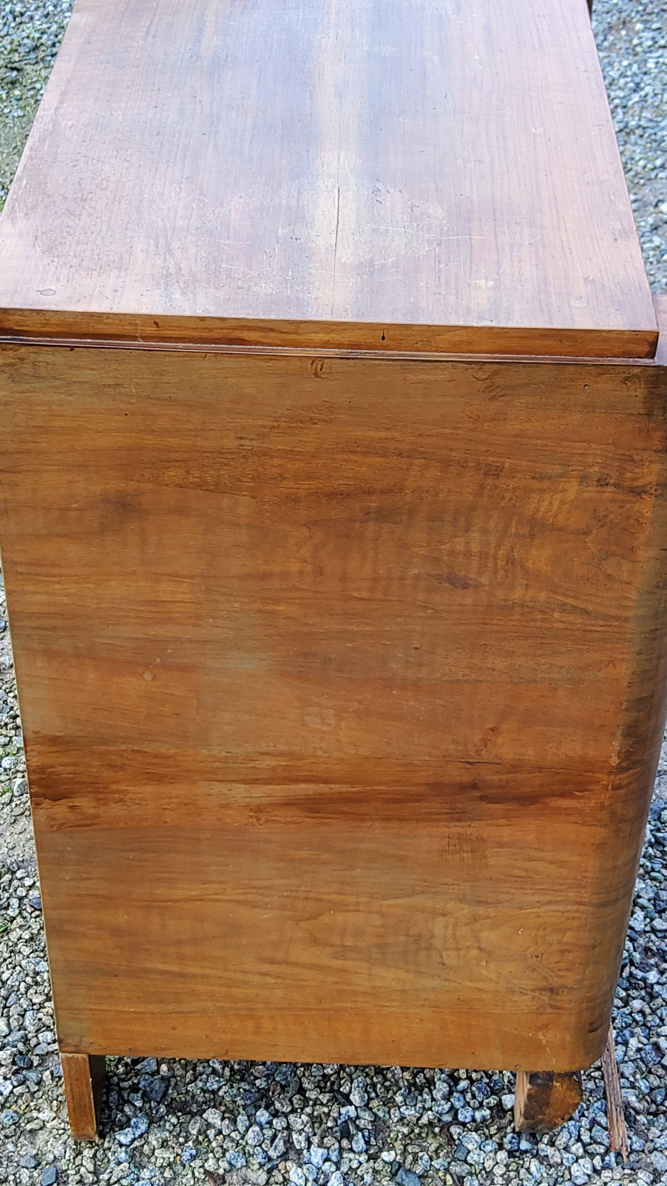 Art Deco chest of drawers from the 30s-40s in walnut 3 drawers