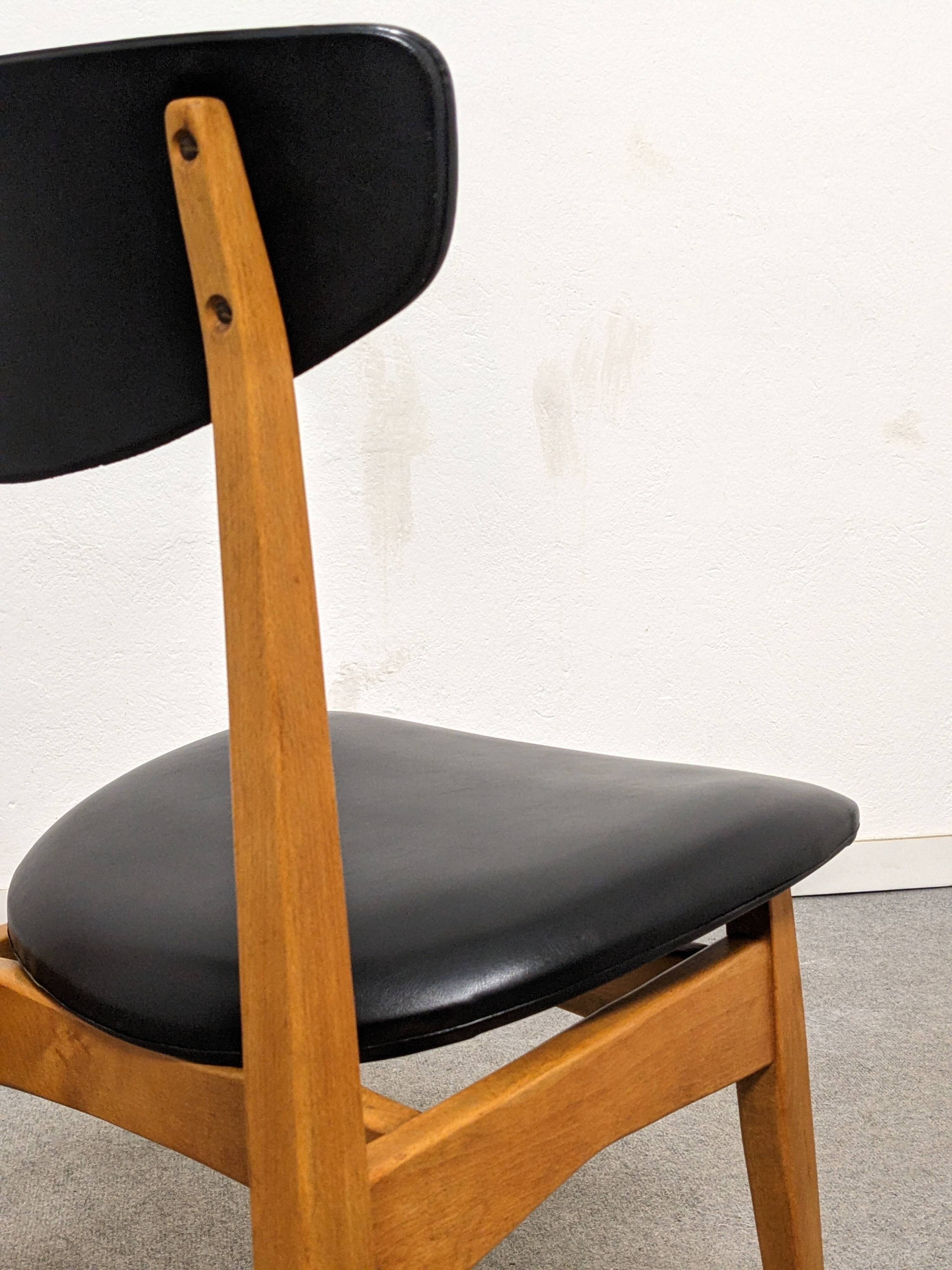 Series of 4 vintage chairs from the 50s/60s